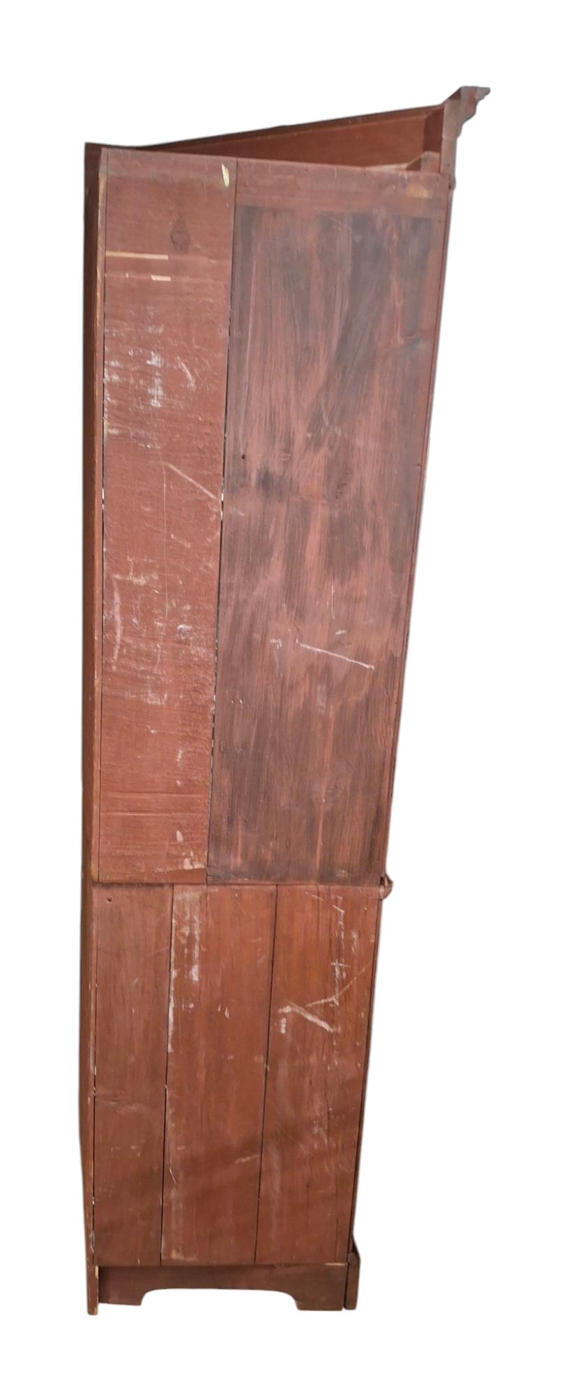 Regency Style Mahogany String Inlay Corner Cabinet In Good Condition For Sale In San Francisco, CA