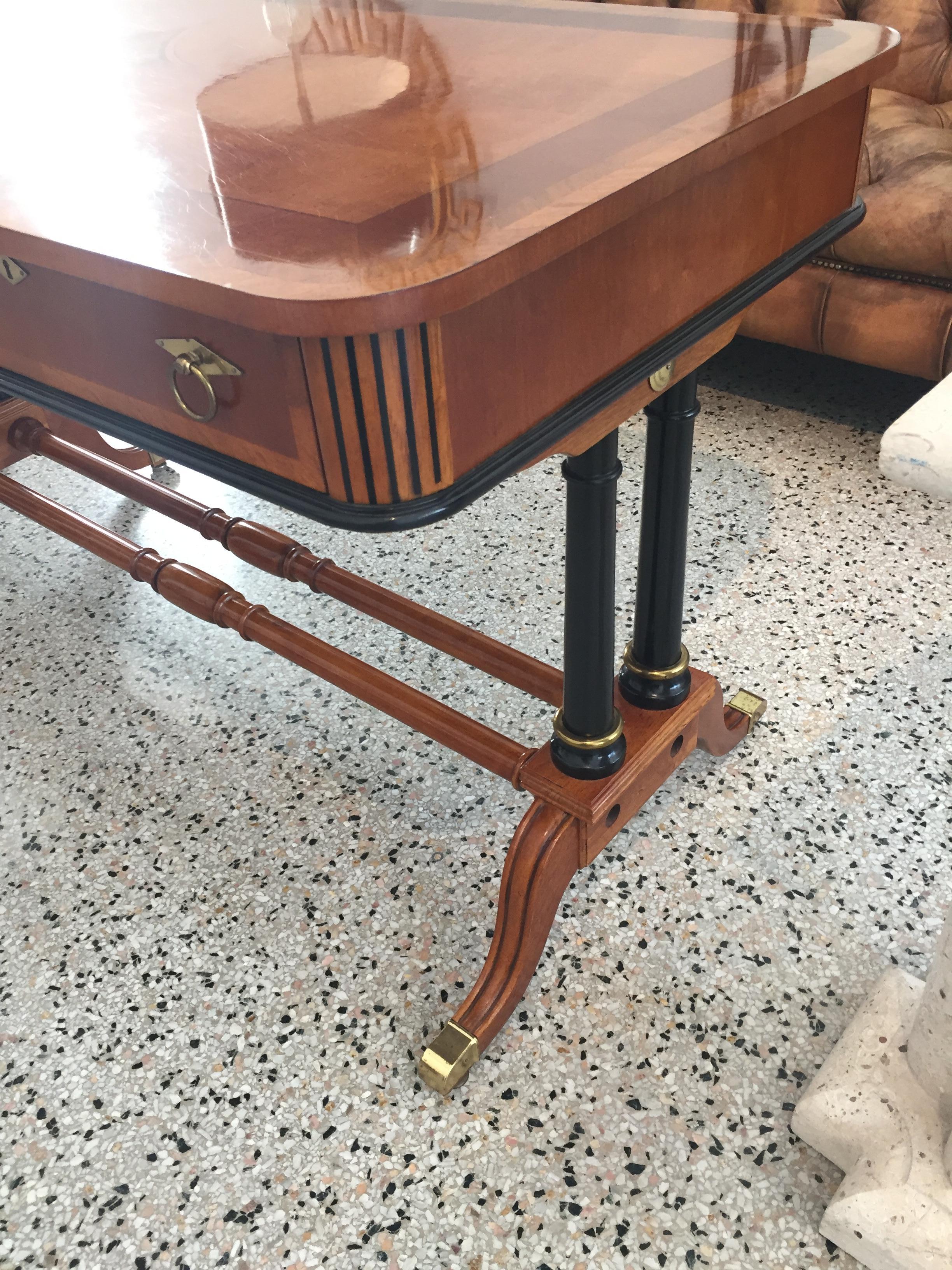 Regency Style Console, Center Table  In Good Condition For Sale In West Palm Beach, FL