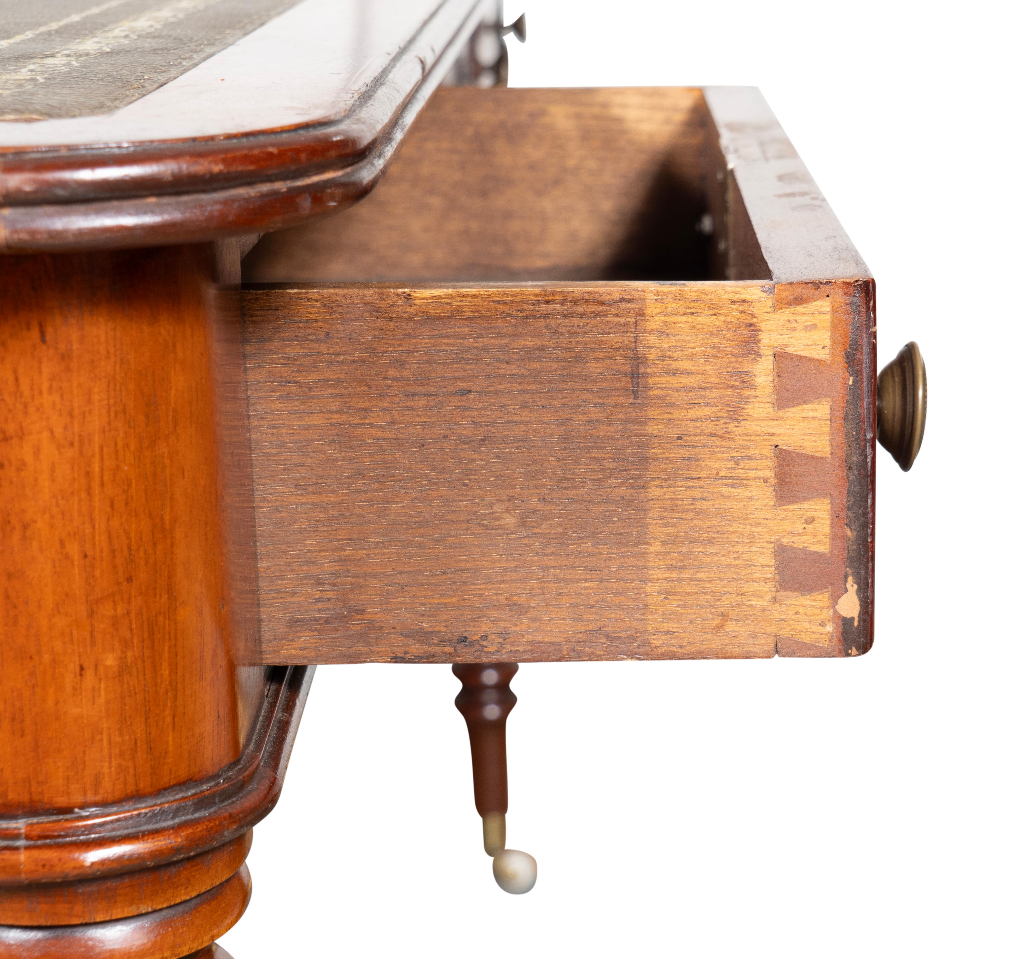 Regency Style Mahogany Writing Table en vente 5