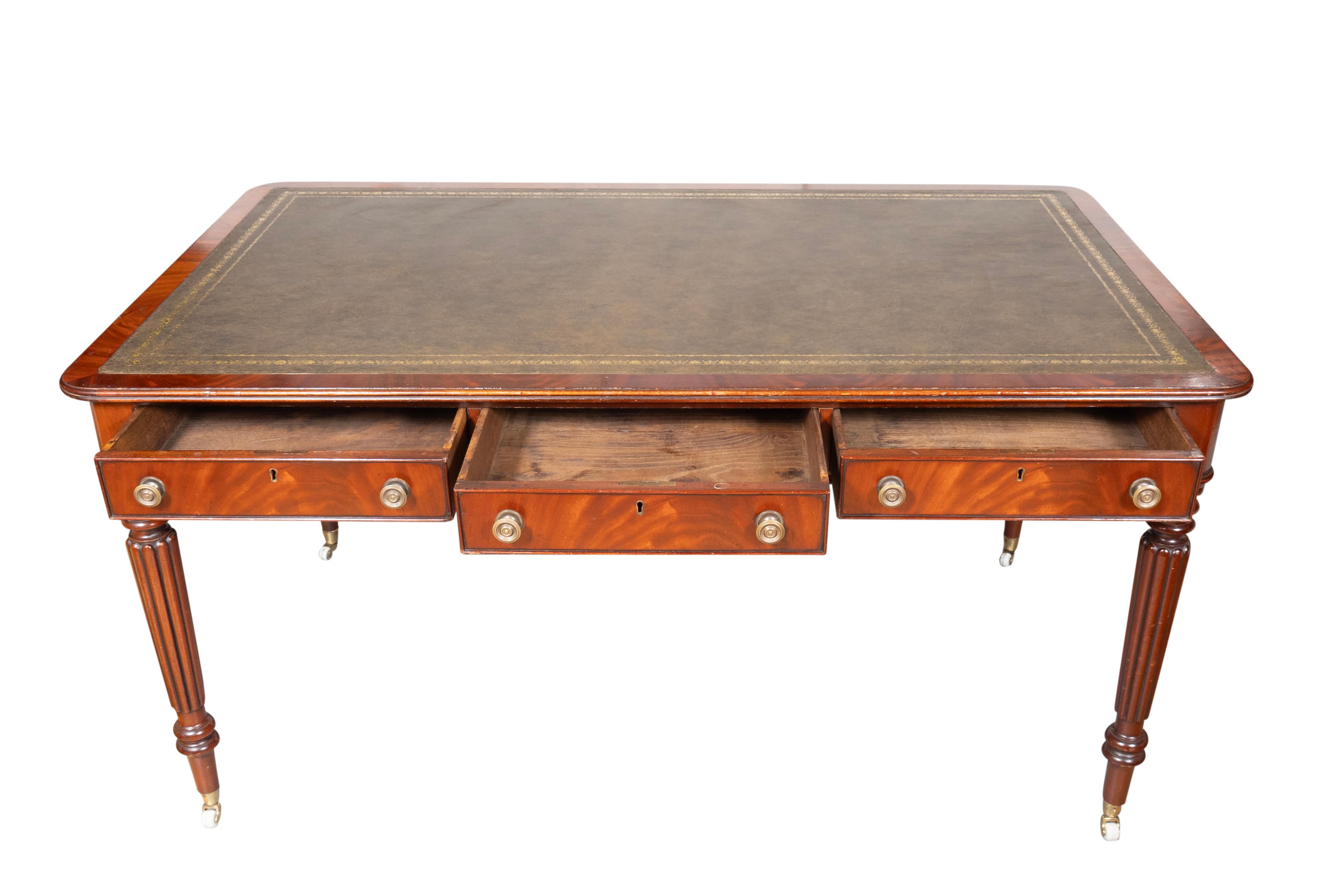 Regency Style Mahogany Writing Table en vente 2