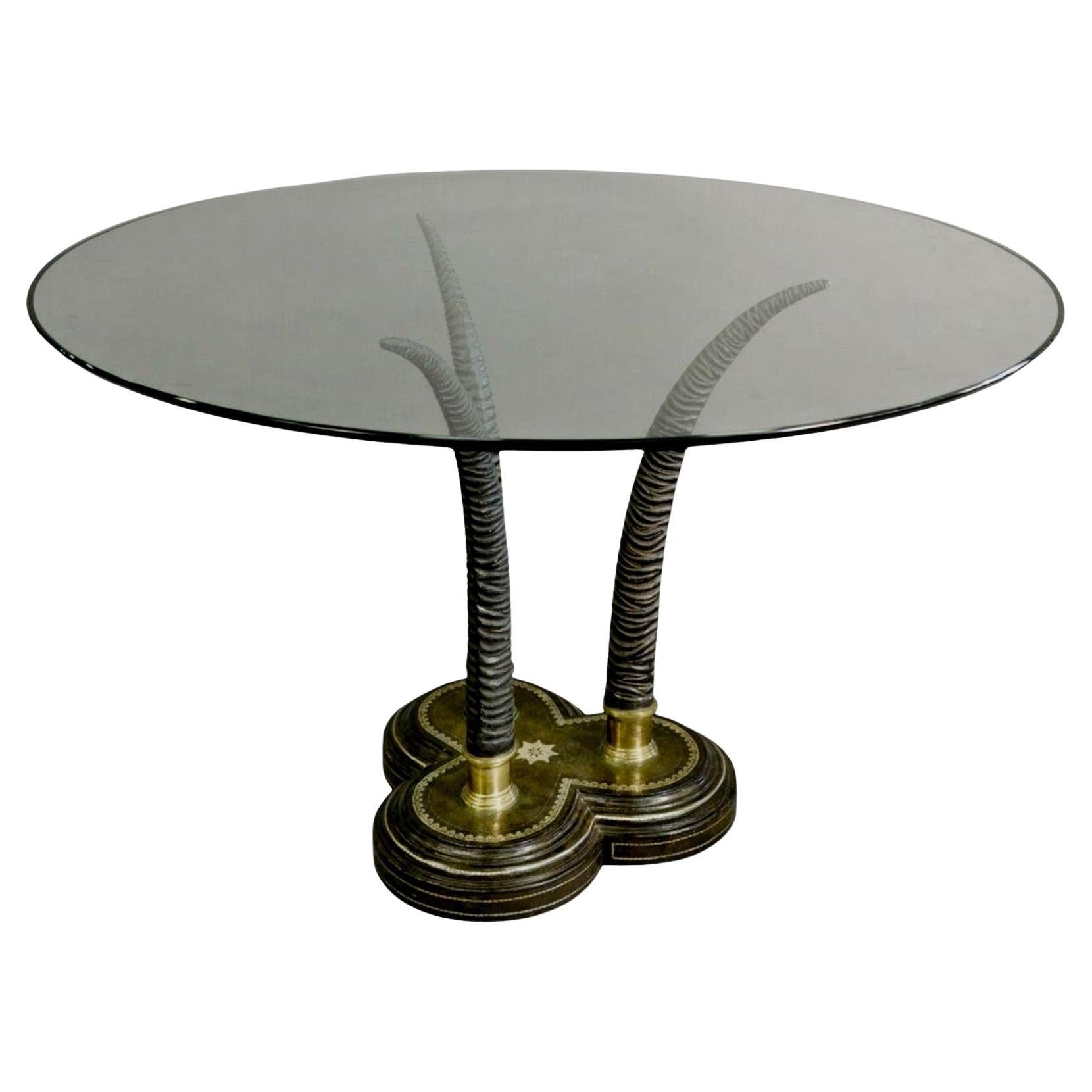 Mesa Centro / Auxiliar Estilo Regencia Maitland Smith de Bronce y Piel de Cuerno Faux