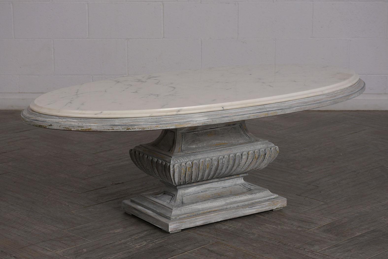 Regency Style Oval Painted Coffee Table (Mitte des 20. Jahrhunderts)