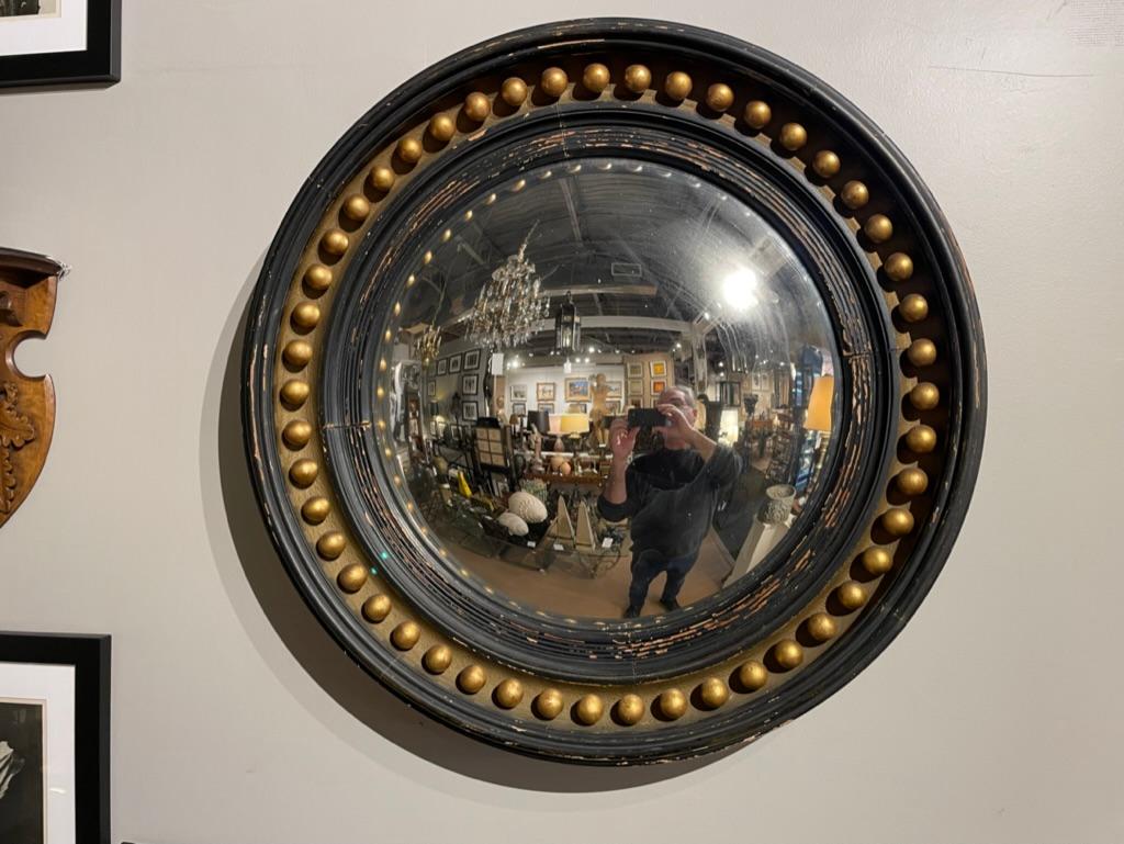 Regency Style Painted and Gilt Wood Round Convex Bullseye Mirror In Good Condition In Stamford, CT