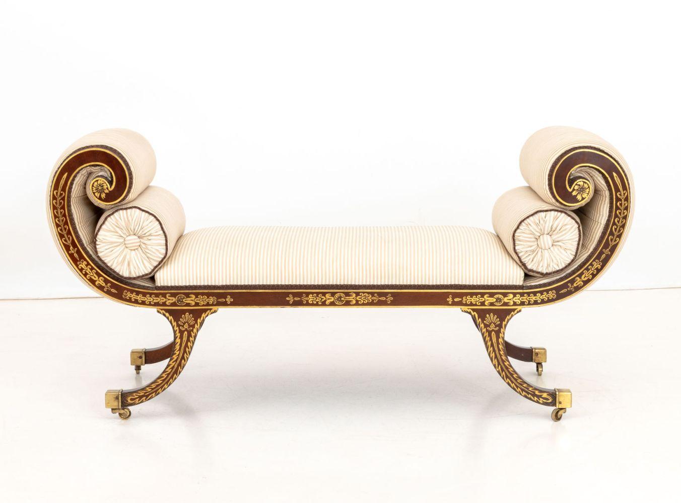 Chaise Longue aus lackiertem Mahagoni im Regency-Stil (Gemalt) im Angebot