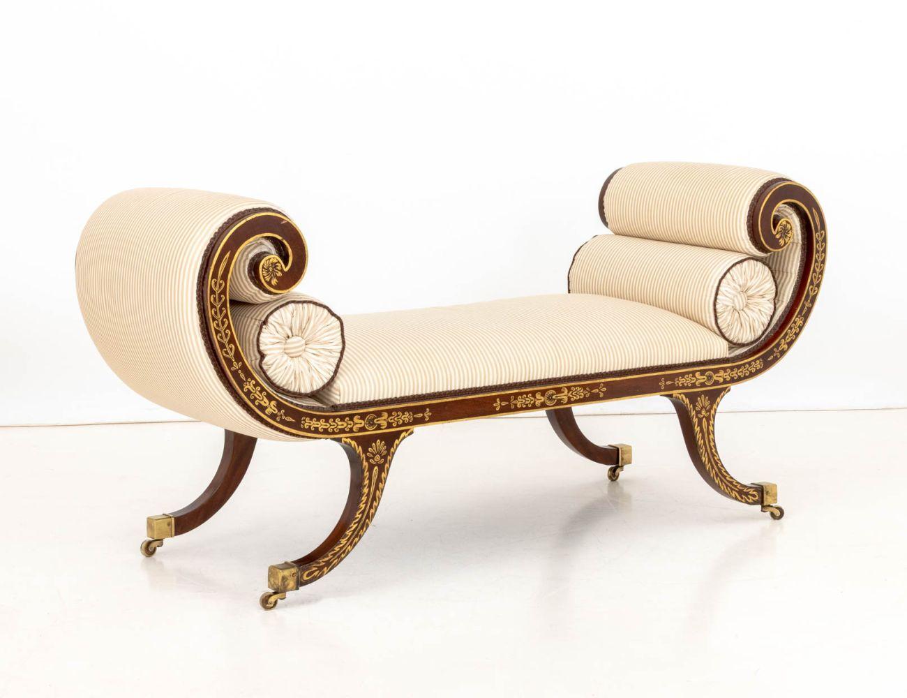 Chaise Longue aus lackiertem Mahagoni im Regency-Stil (Messing) im Angebot