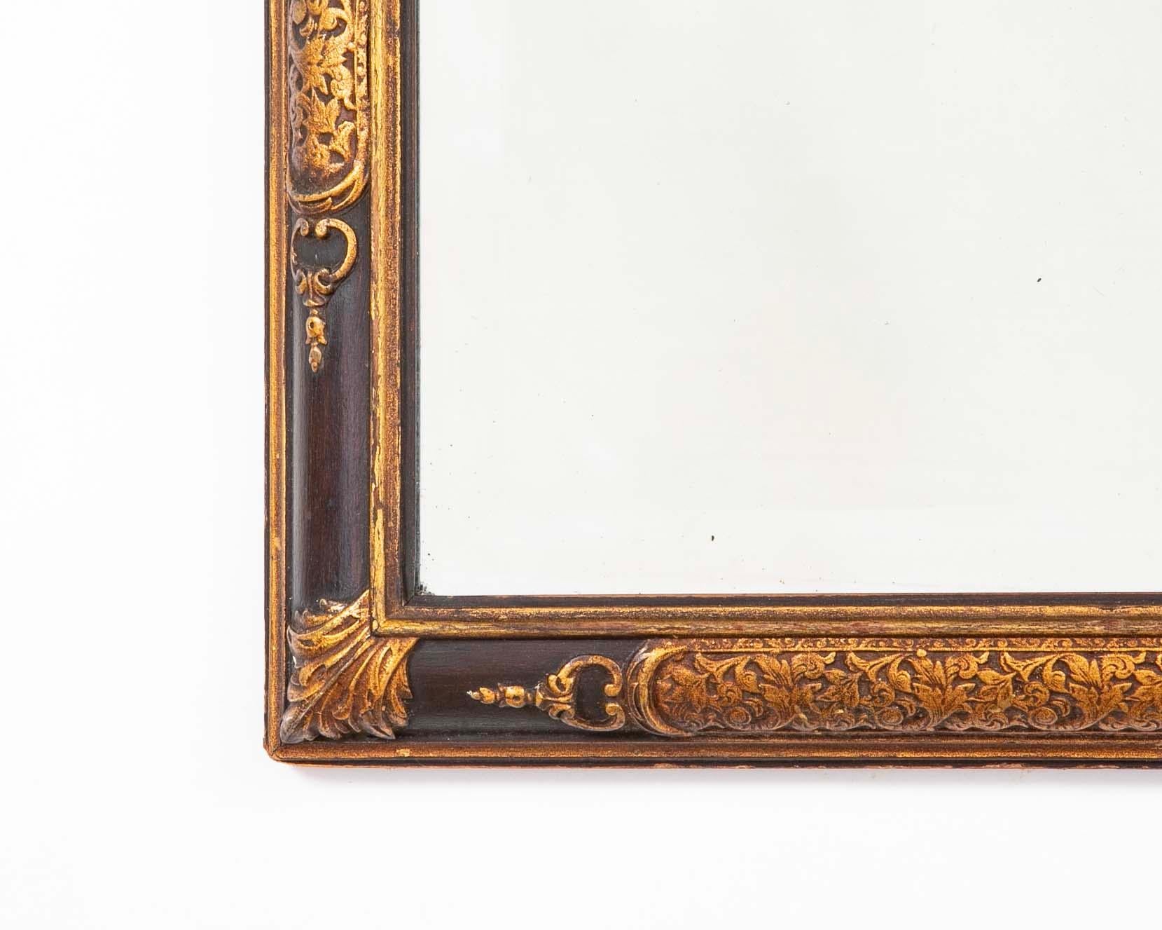 Espejo De Nogal Pintado Estilo Regencia Con Decoración Dorada en venta 2
