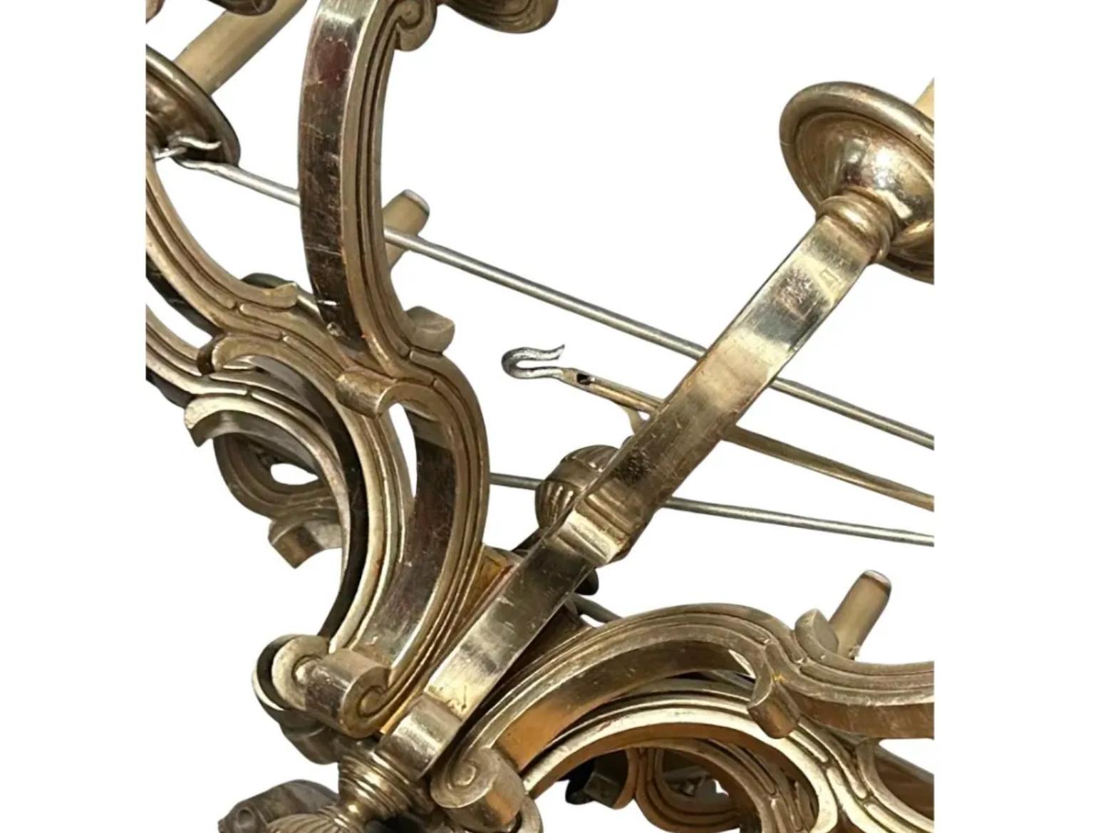 Panache Designs in stile Regency per Michael Taylor Lampadario in legno dorato in oro bianco In condizioni buone in vendita a LOS ANGELES, CA