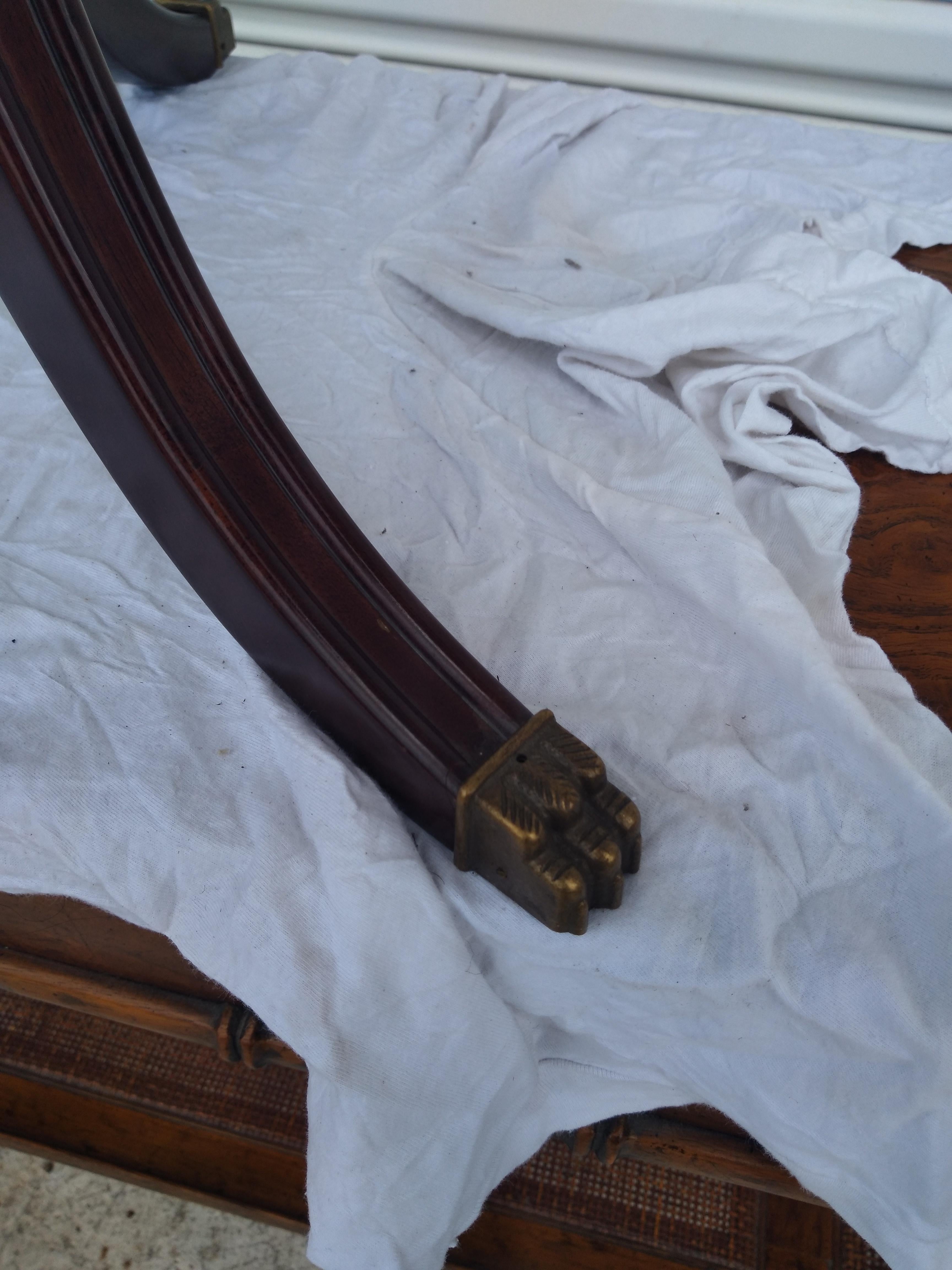 Piedistallo in stile Regency con accenti in ottone in vendita 2
