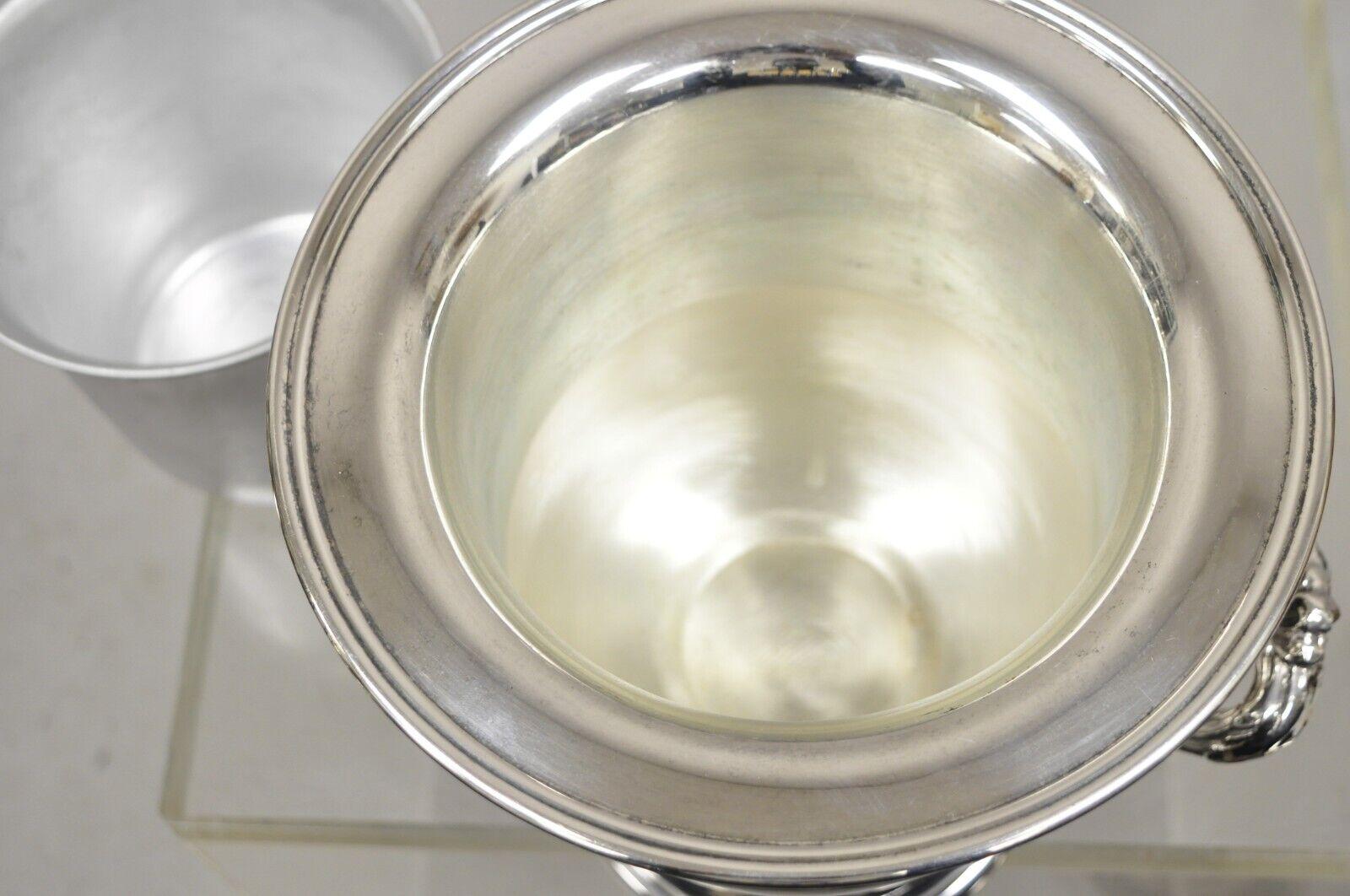 Regency Style versilbert Twin Handle Trophy Cup Champagner Eimer Eiskühler im Angebot 3