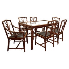 Table de salle à manger et 6 chaises en bambou simulé de style Régence   