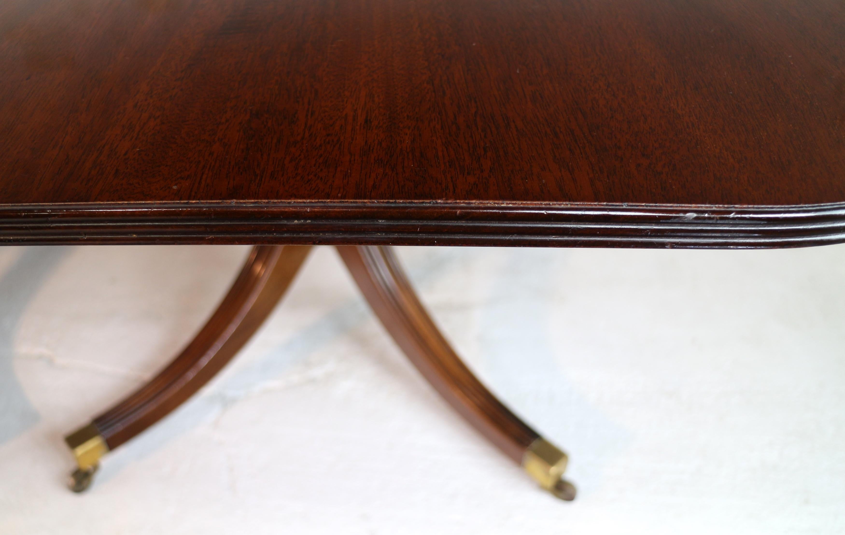 Regency Style Solid Mahogany Extending Three Pillar Dining Table and Two Leaves 5