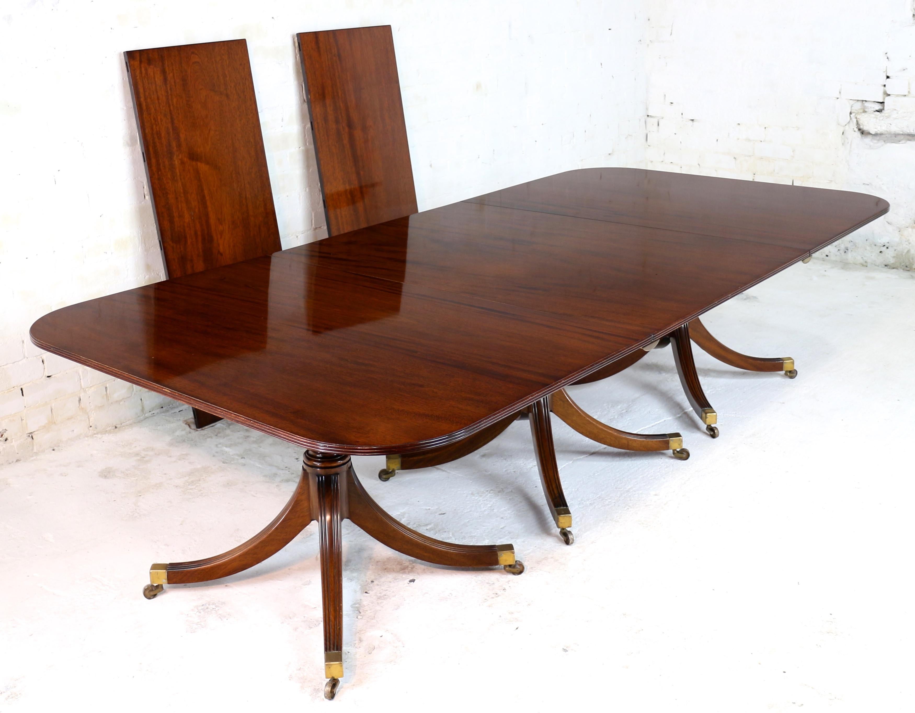 Regency Style Solid Mahogany Extending Three Pillar Dining Table and Two Leaves 7