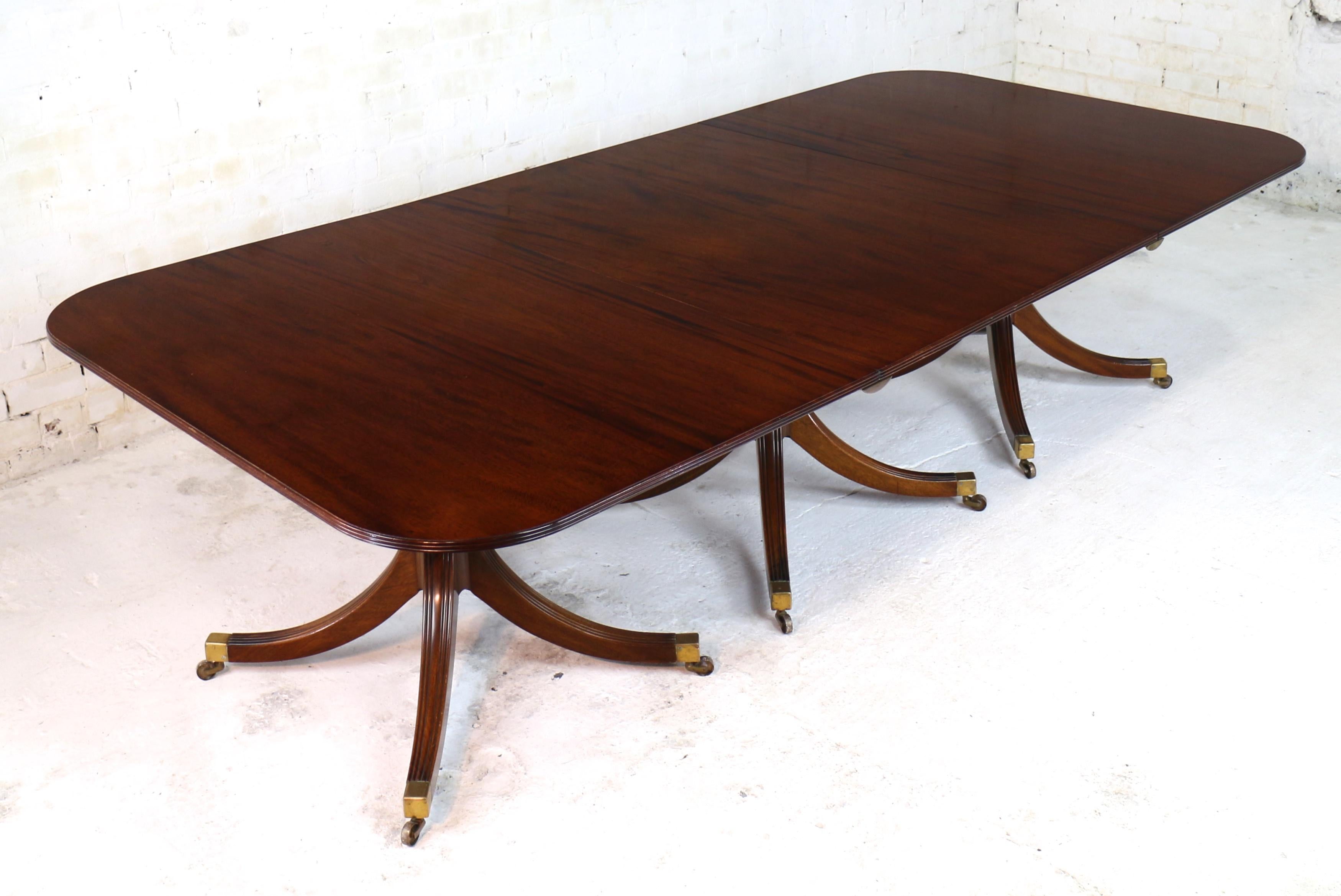 Regency Style Solid Mahogany Extending Three Pillar Dining Table and Two Leaves 8