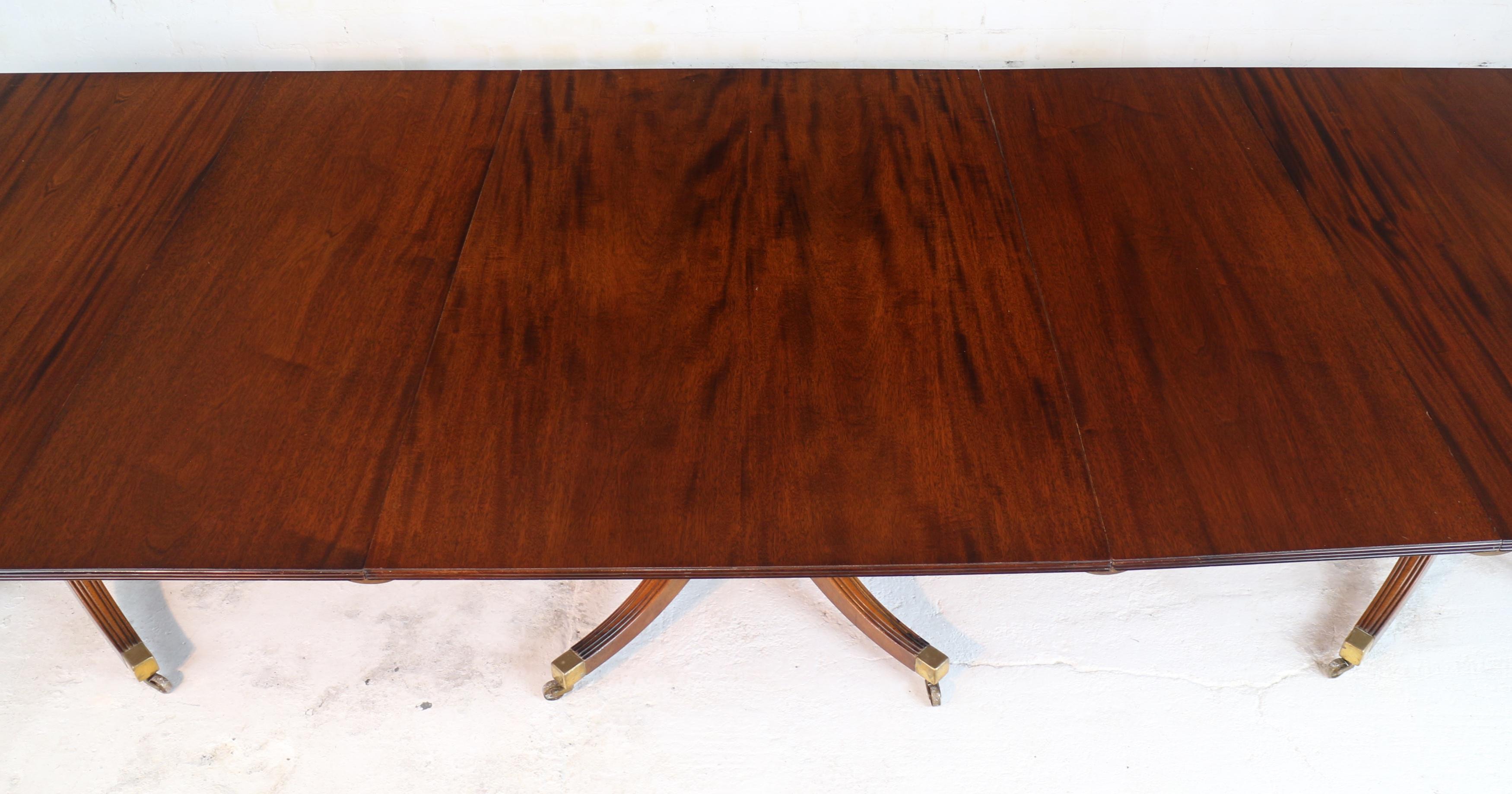 Regency Style Solid Mahogany Extending Three Pillar Dining Table and Two Leaves 3