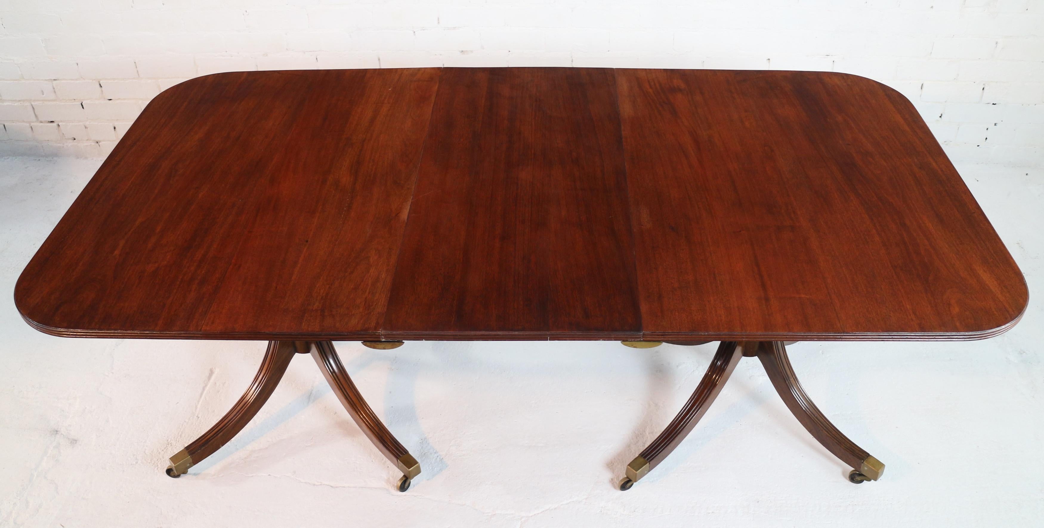 Regency Style Solid Mahogany Twin Pillar Dining Table/Pair Side Tables, Seats 8 In Good Condition In Glasgow, GB