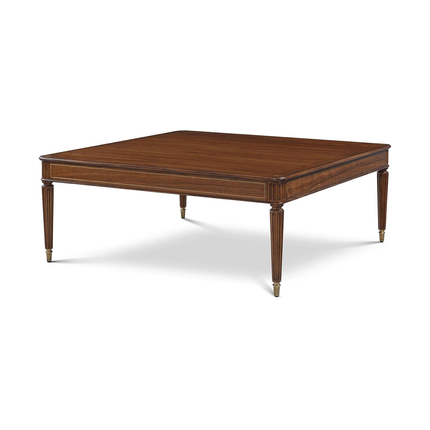 Table basse carrée de style Regency