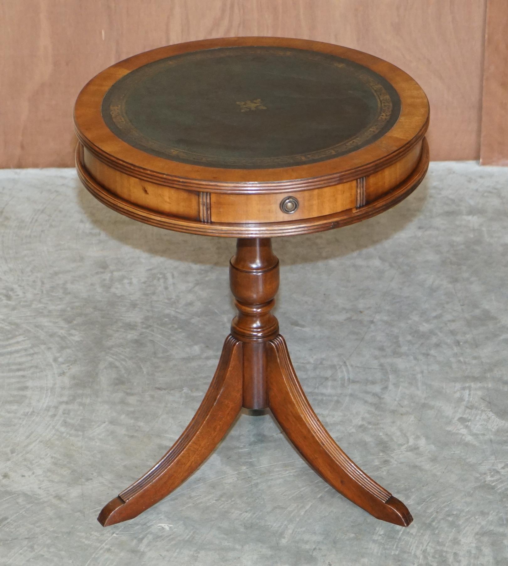 We are delighted to offer this lovely Regency style mahogany drum table with green leather top and two drawers

A good-looking piece, the leather top has nicely aged, it has gold leaf embossing

We have deep cleaned hand condition waxed and hand