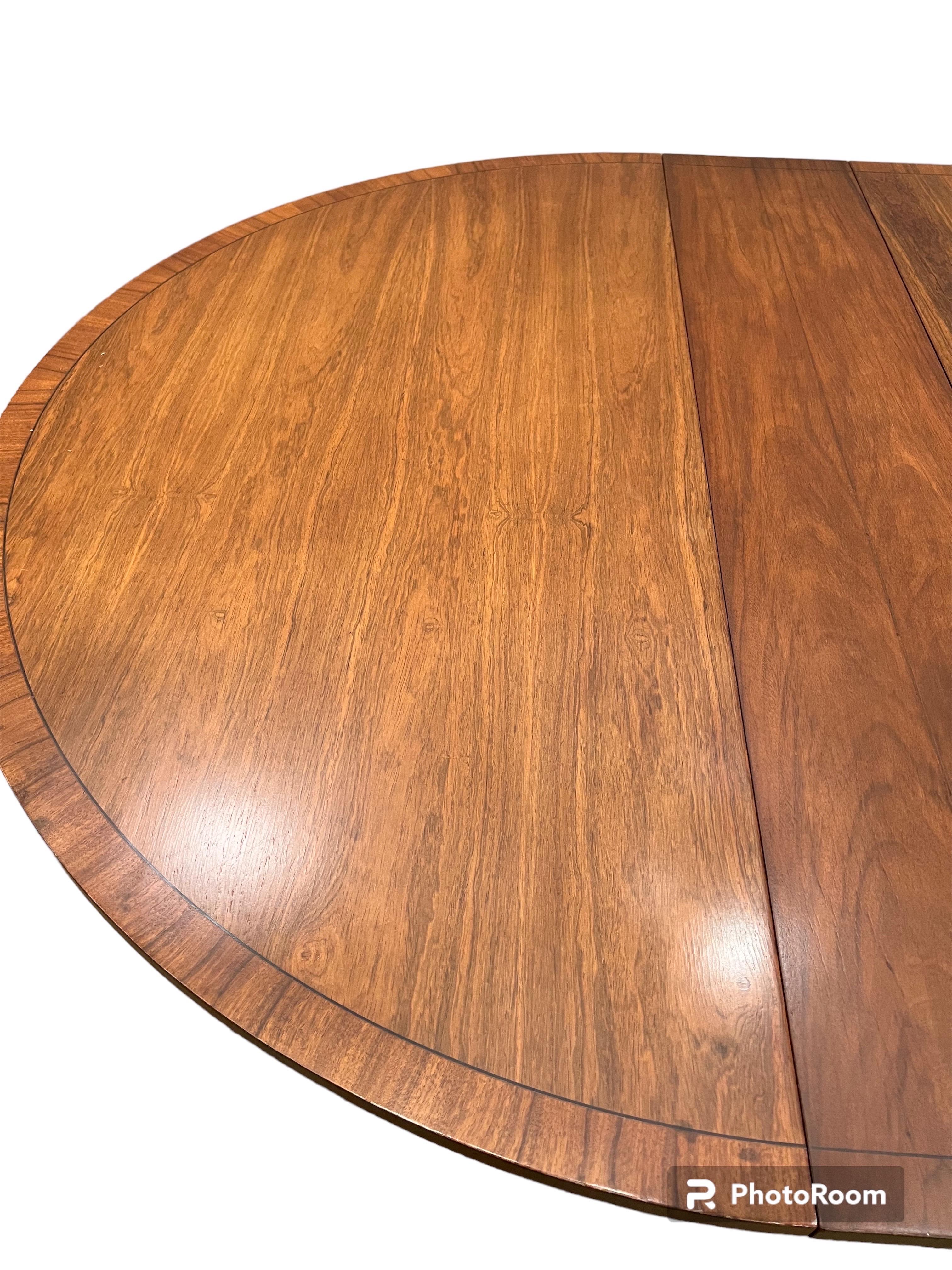 Regency Style Walnut Extension Dining Table with 3 Leaves & Table Pads For Sale 10