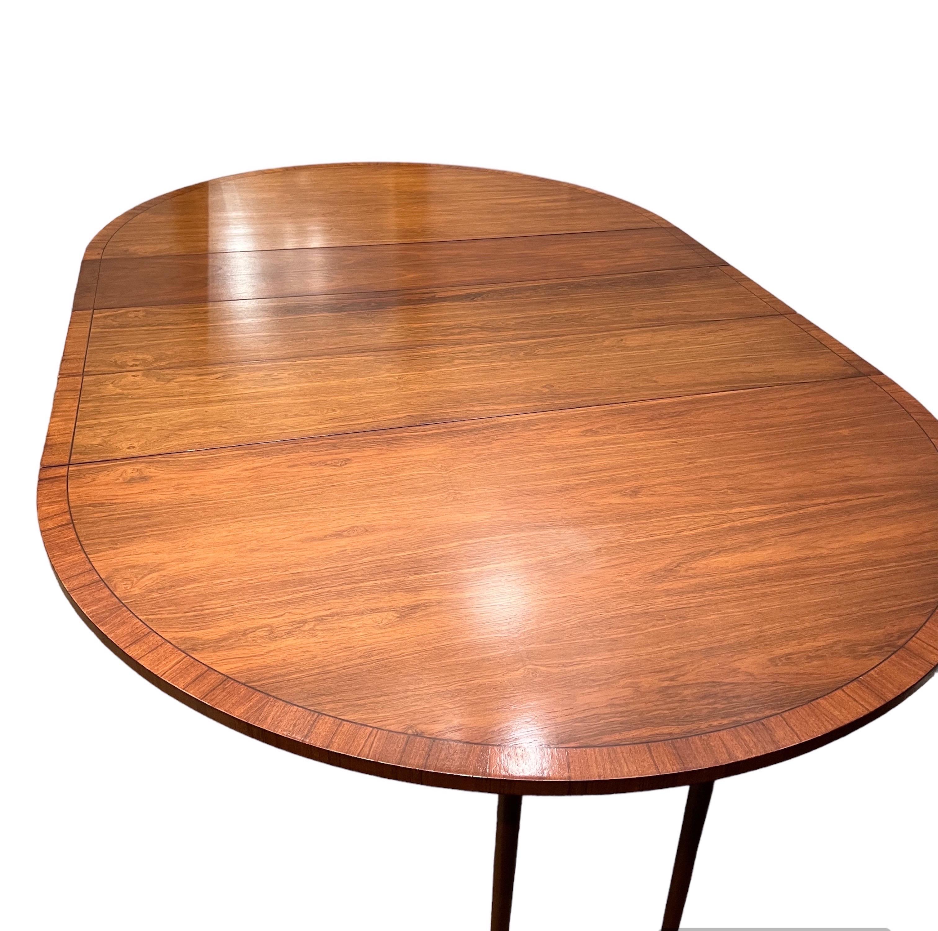 Regency Style Walnut Extension Dining Table with 3 Leaves & Table Pads For Sale 1