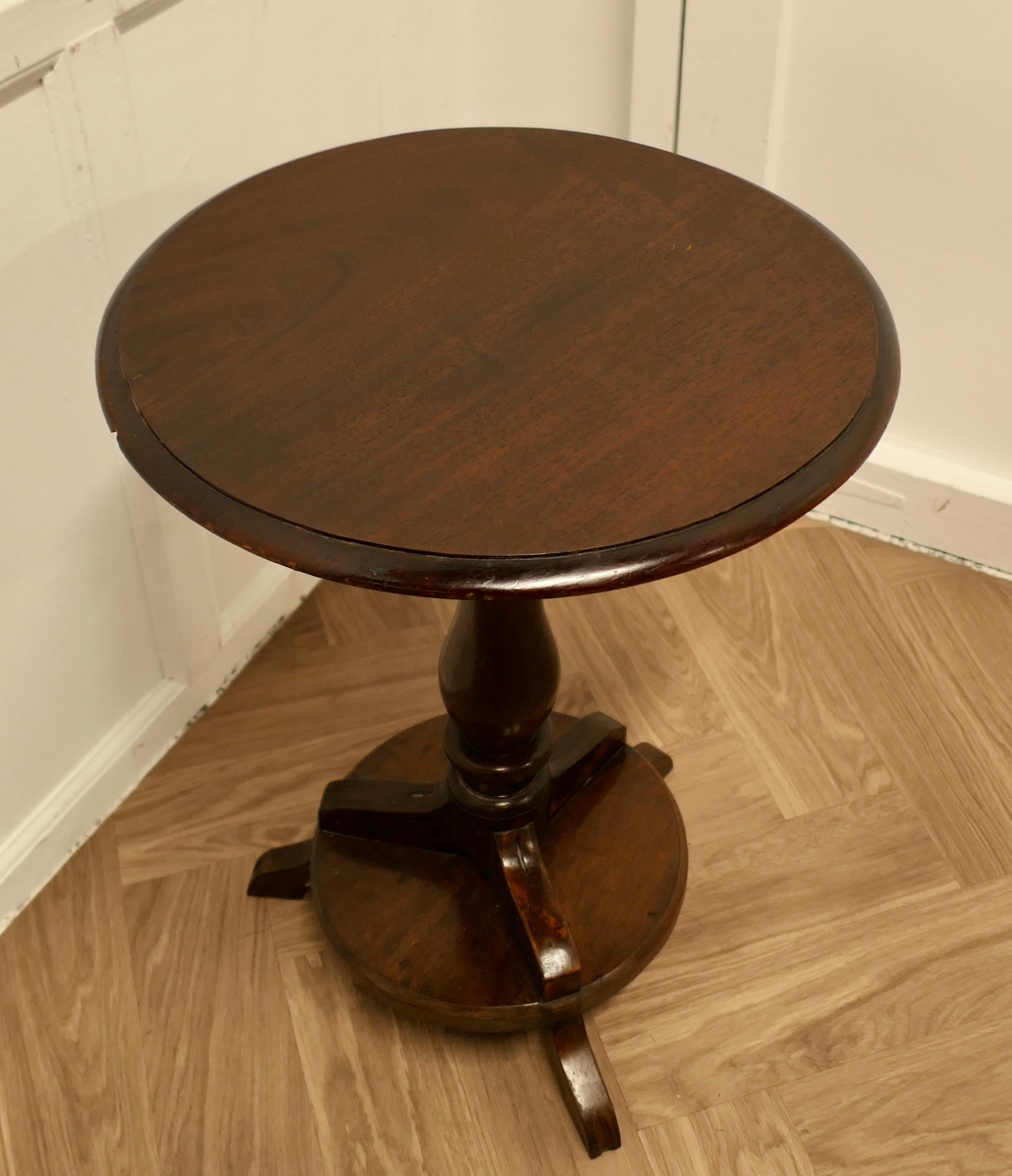 Regency Style Wine Table or Occasional Table In Good Condition For Sale In Godshill, Isle of Wight