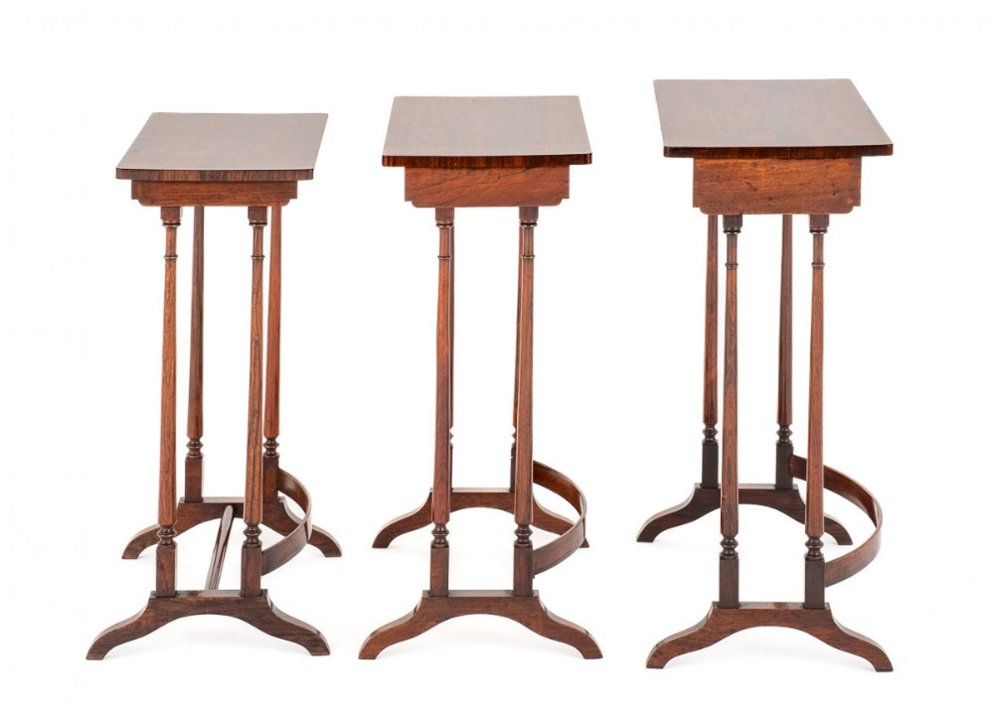 Set di 3 tavolini Regency in palissandro in vendita 1