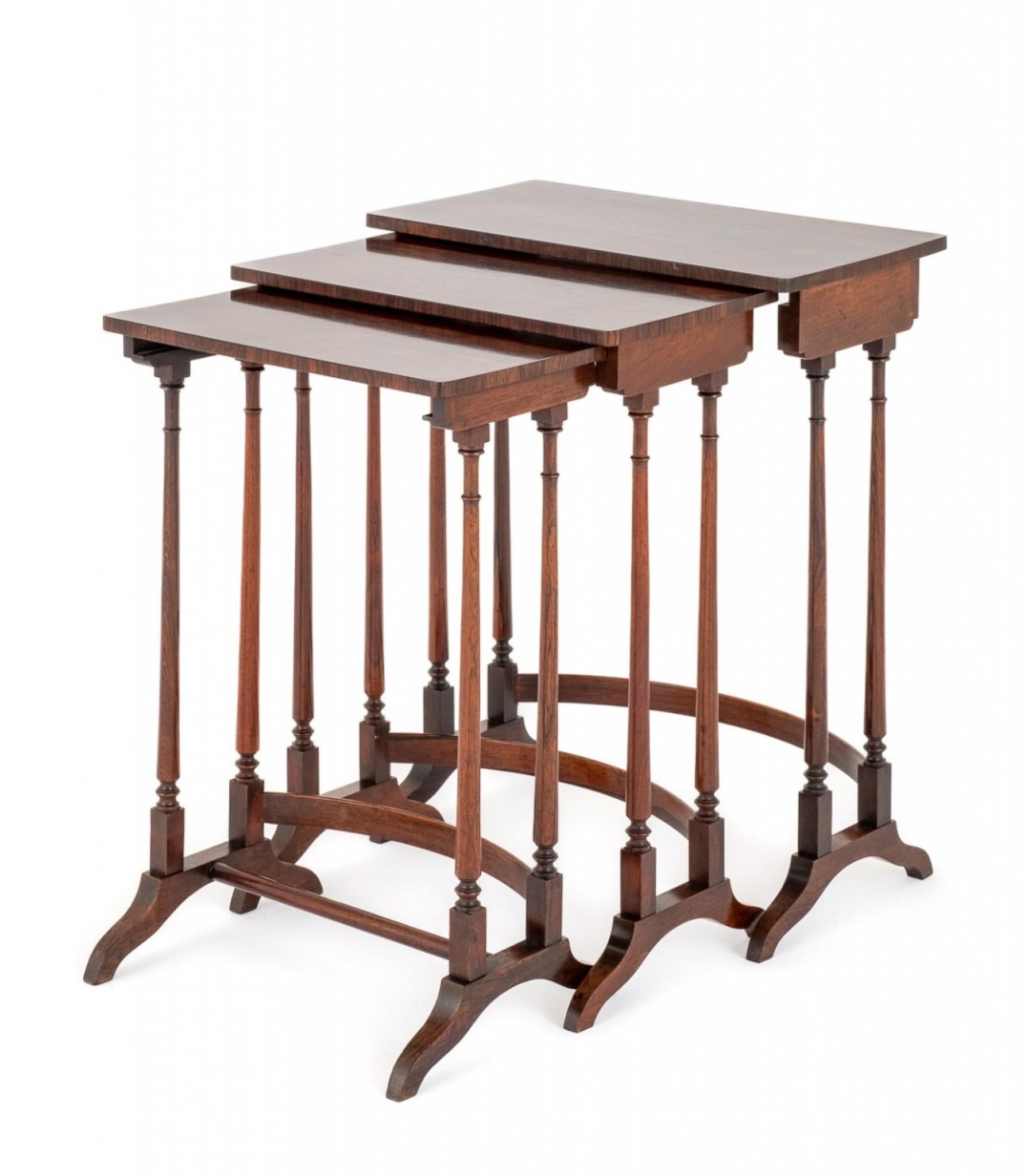 Set di 3 tavolini Regency in palissandro in vendita 2