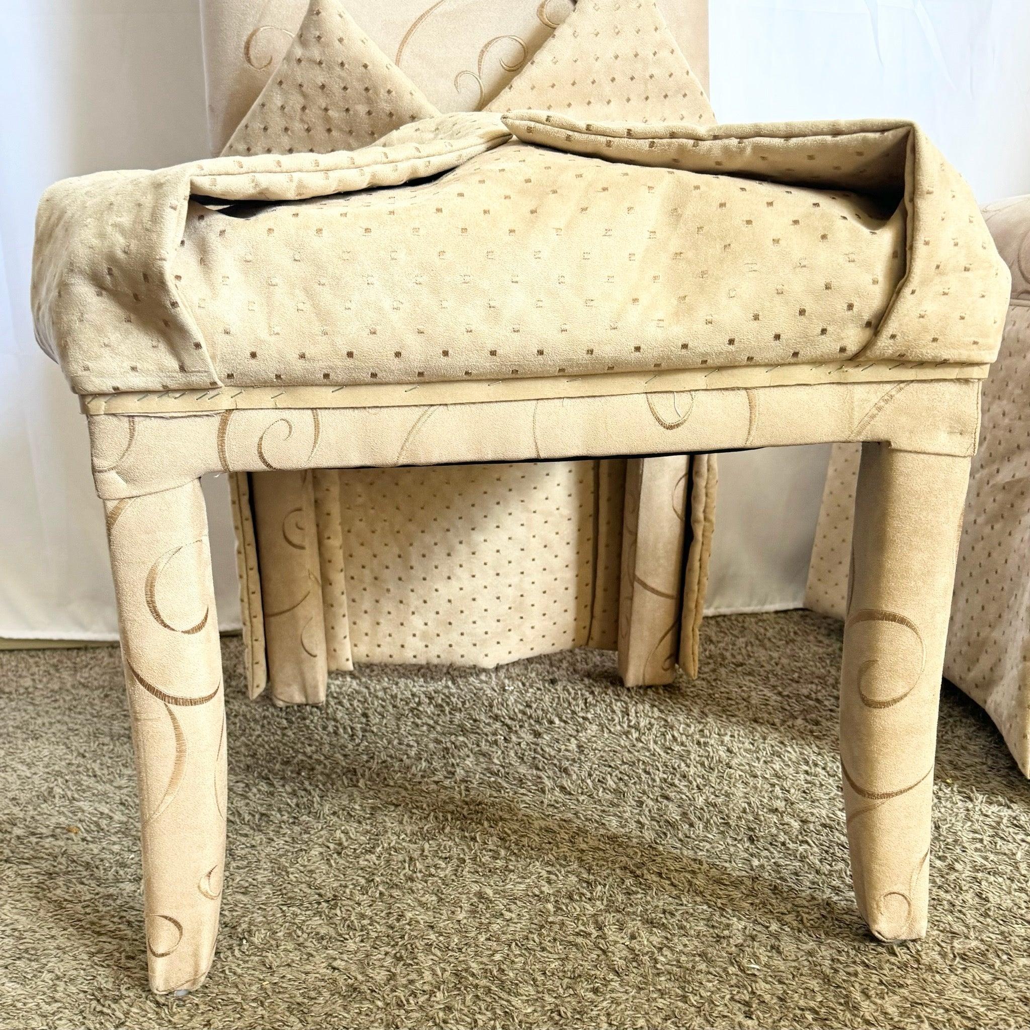 Chaises de salle à manger à jupe en tissu Tan et Gold Regency - Lot de 6 en vente 1