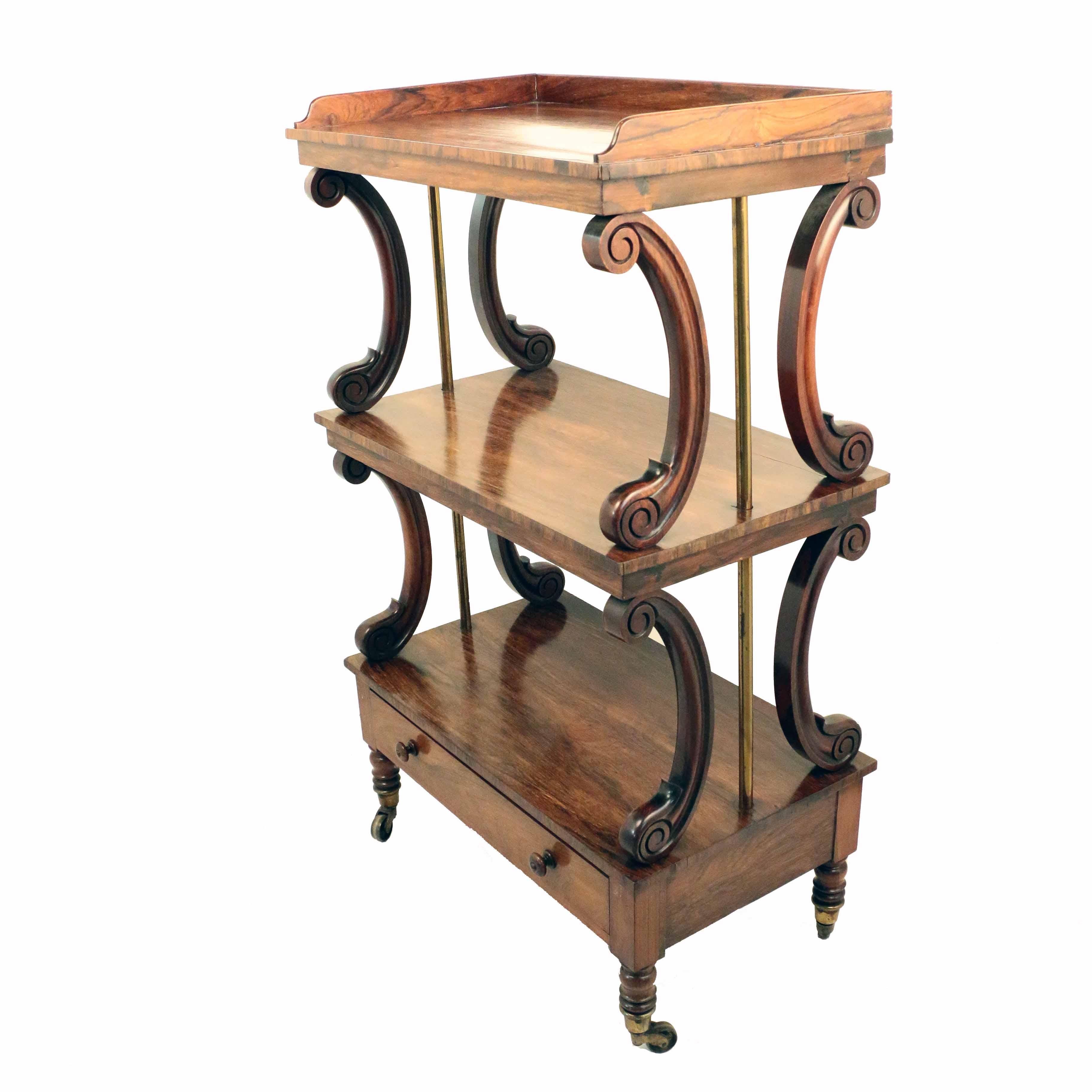 Regency Three-Tier Mahogany Whatnot (Englisch)