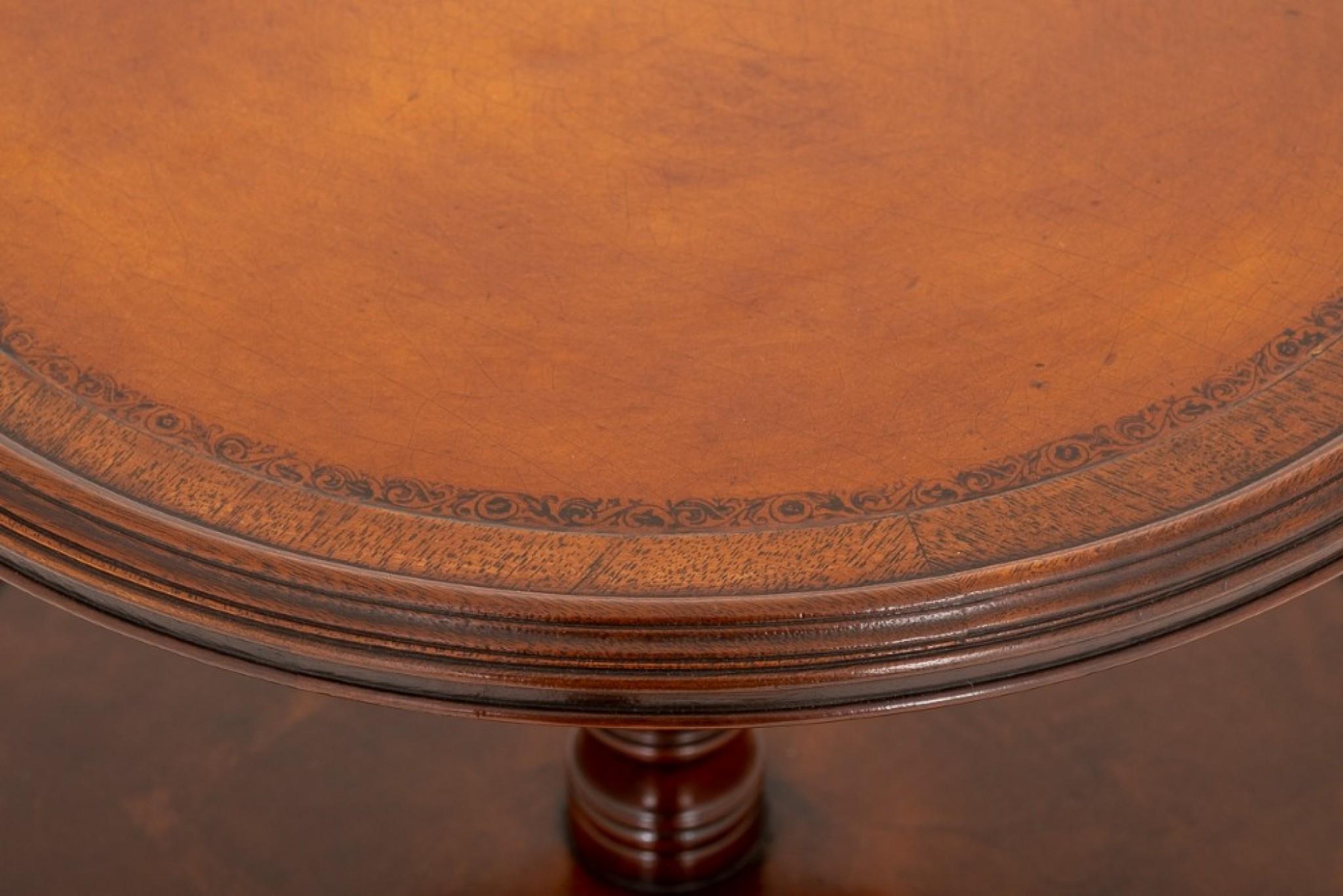 Table d'appoint Regency en acajou Antiquités en vente 2