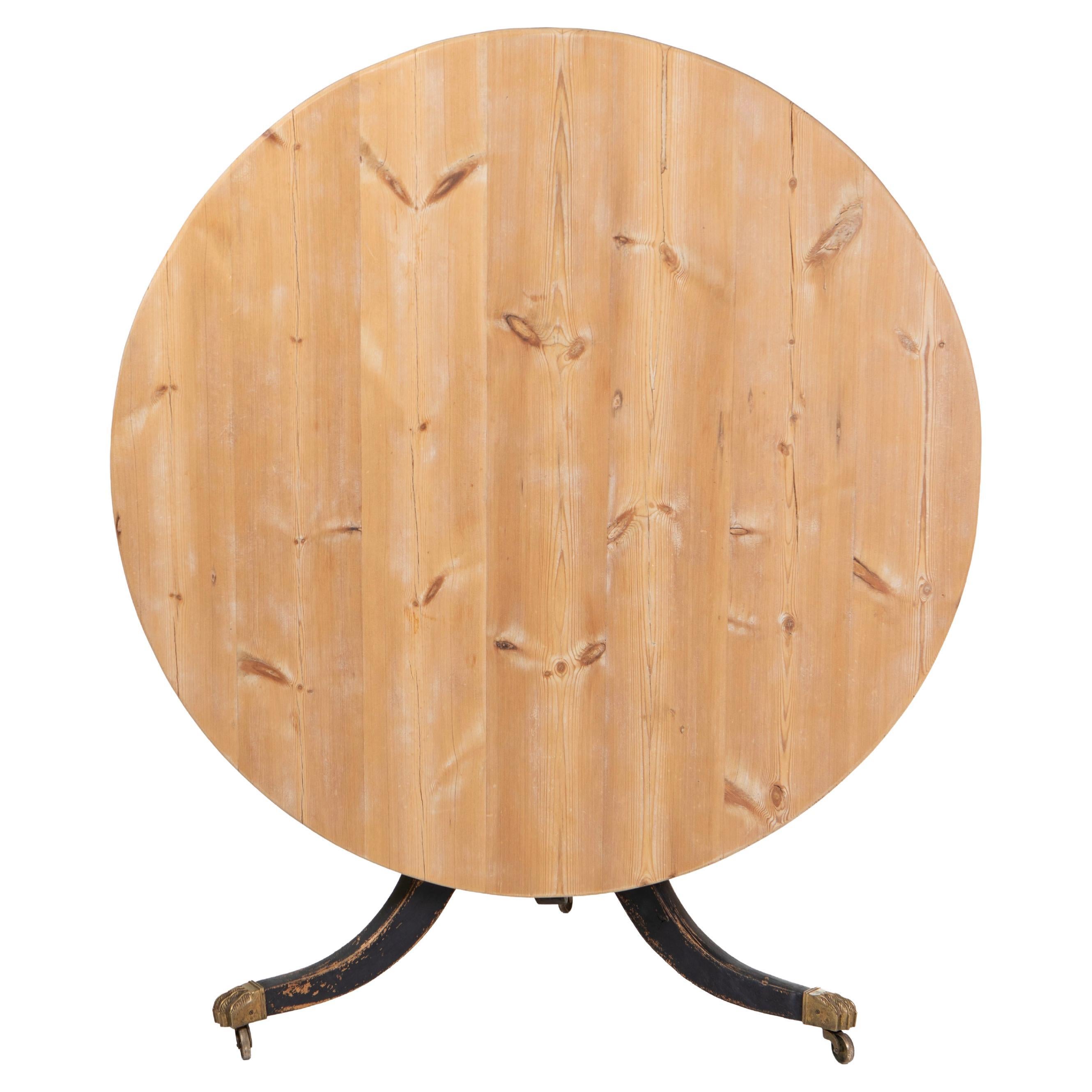 Tavolo inclinabile Regency con piano in pino e base dipinta di nero in vendita