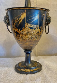 Urne en châtaignier Regency Tole