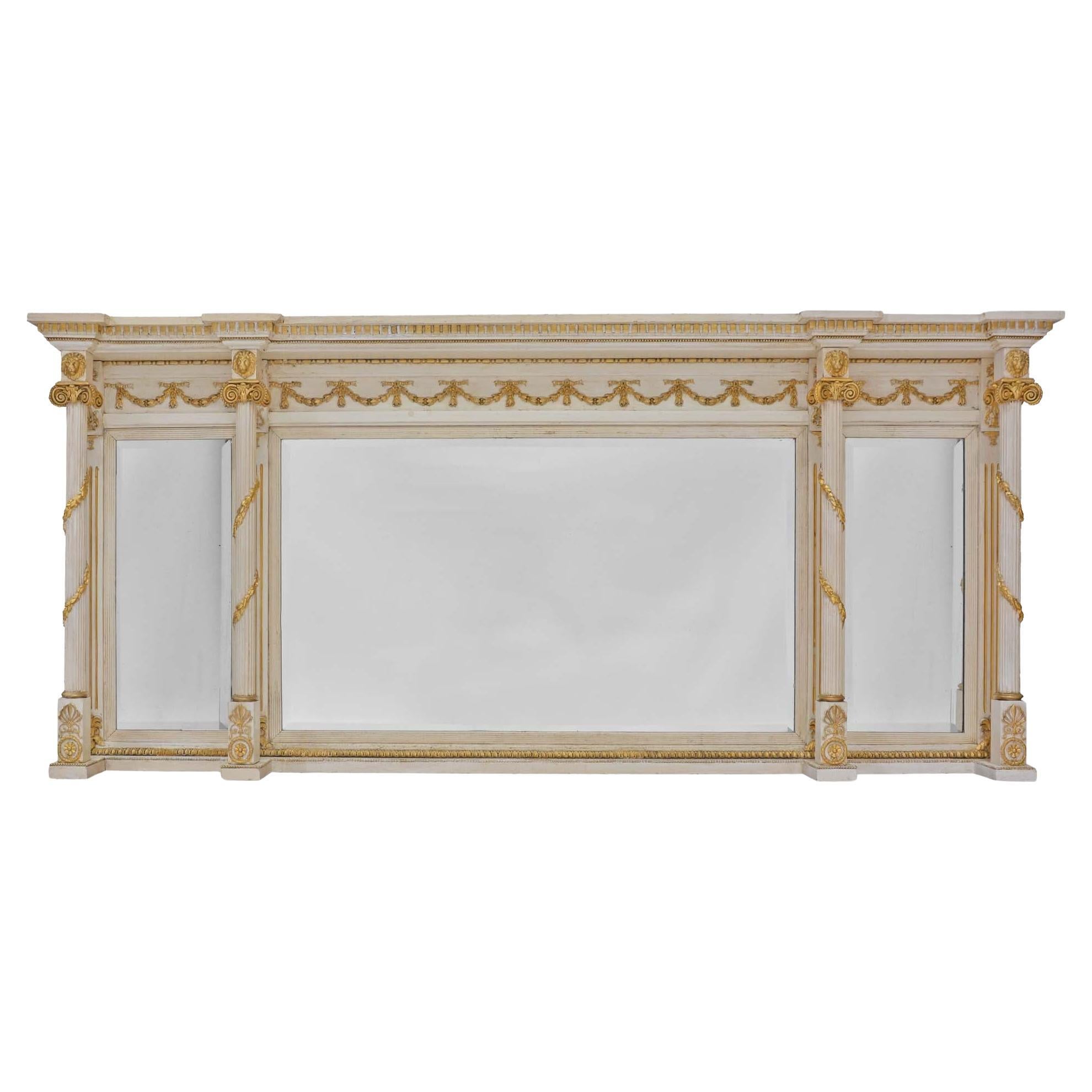 Specchio da tavolo Regency in trittico dipinto di bianco e dorato in vendita