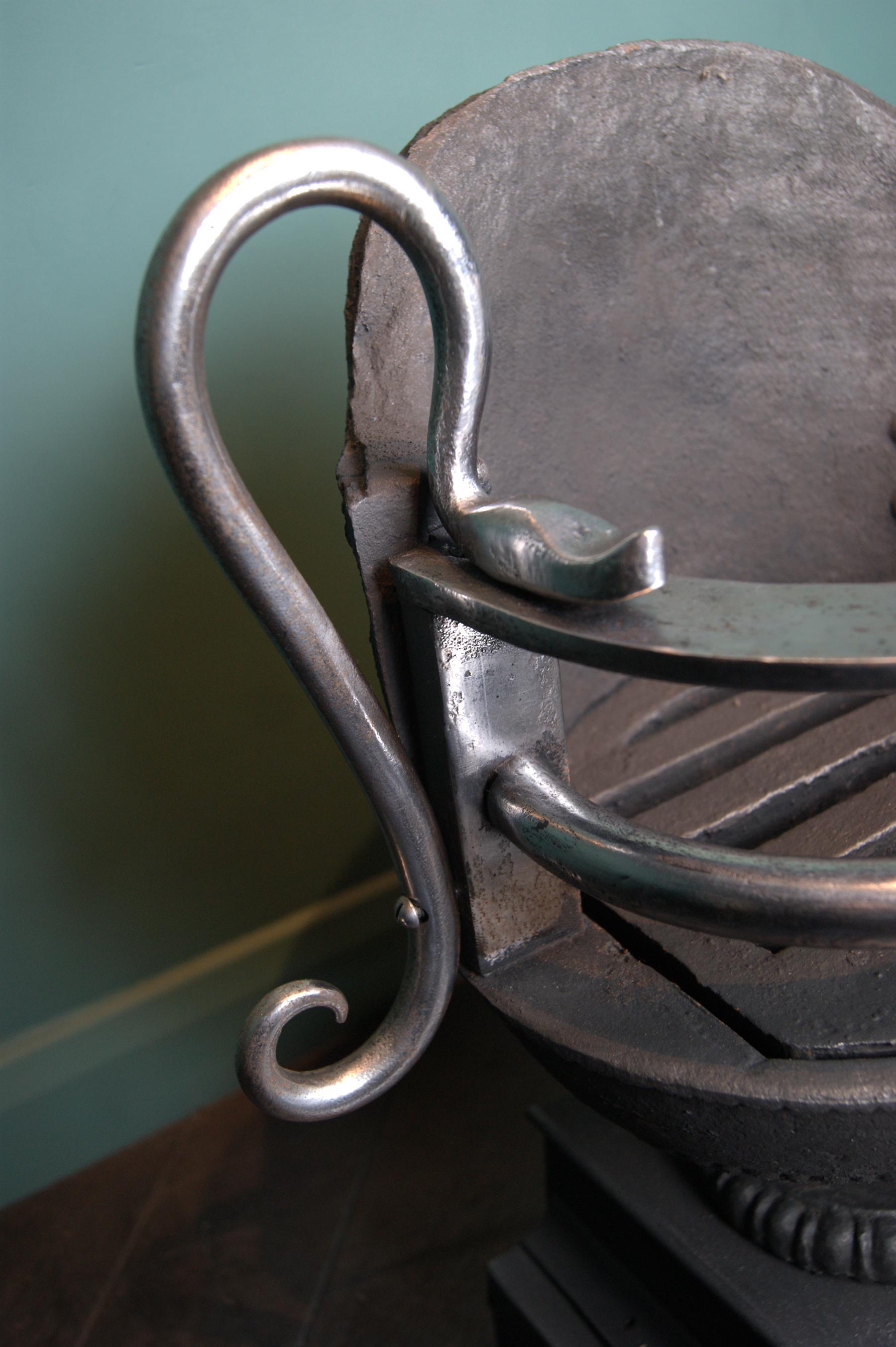 Anglais Regency Urn Fire Grate en vente
