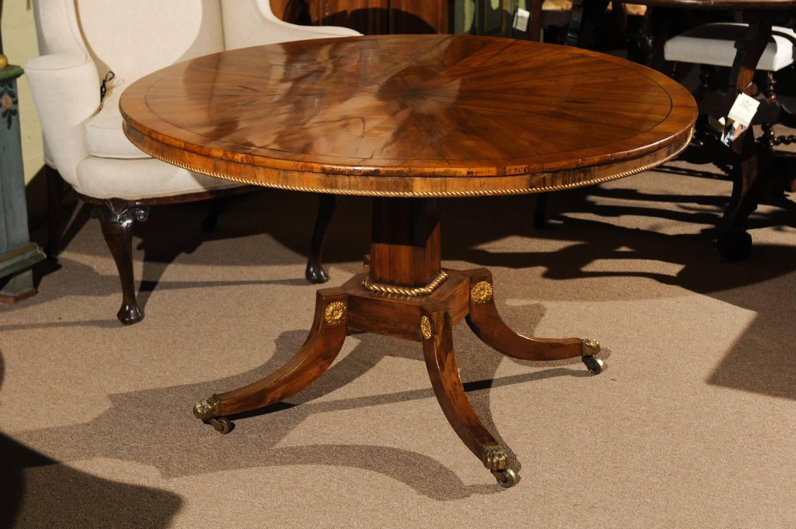 Regency Walnut and Elm Center Table, Early 19th Century 2