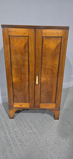 Armadio Regency in noce