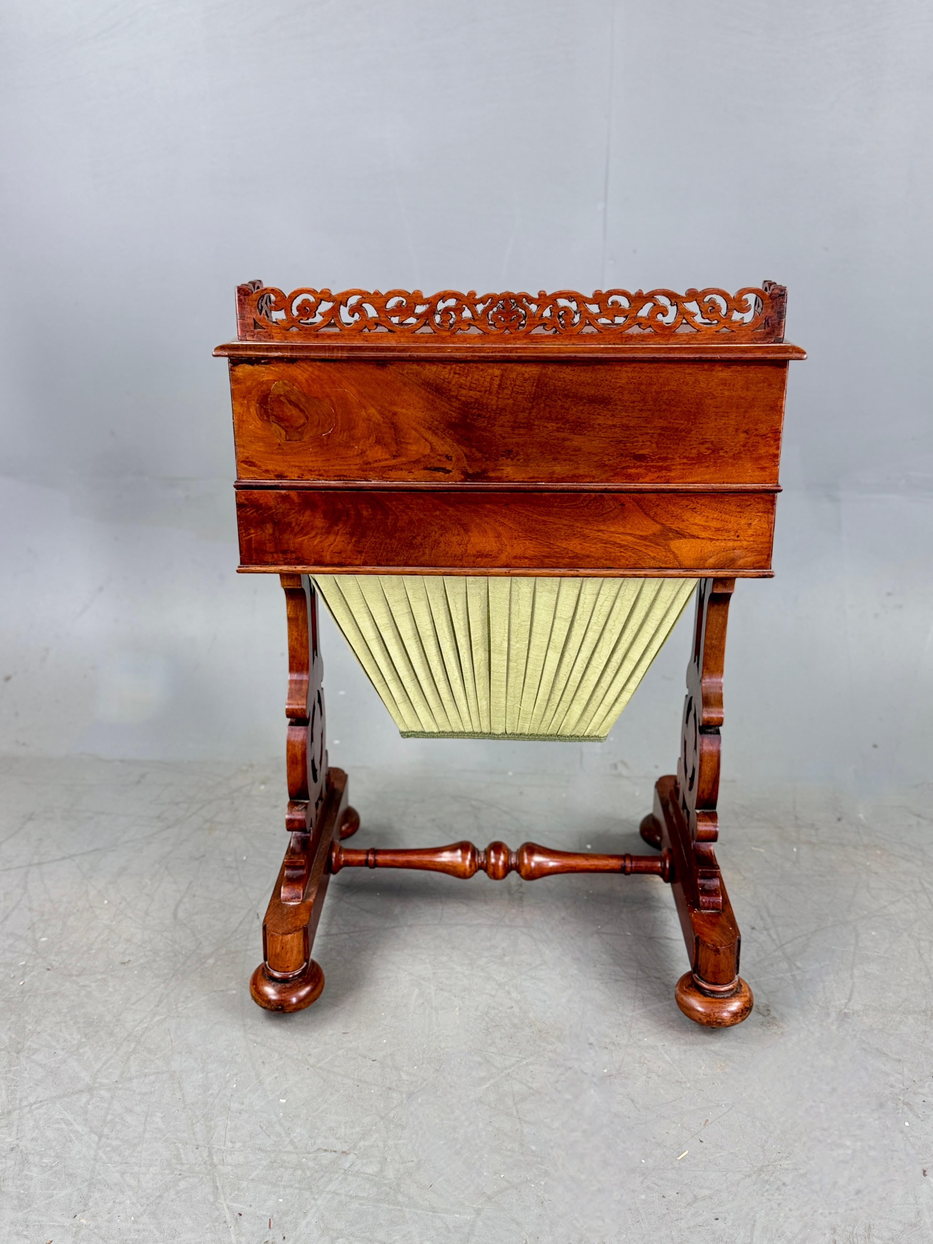 Regency walnut Davenport writing desk 8