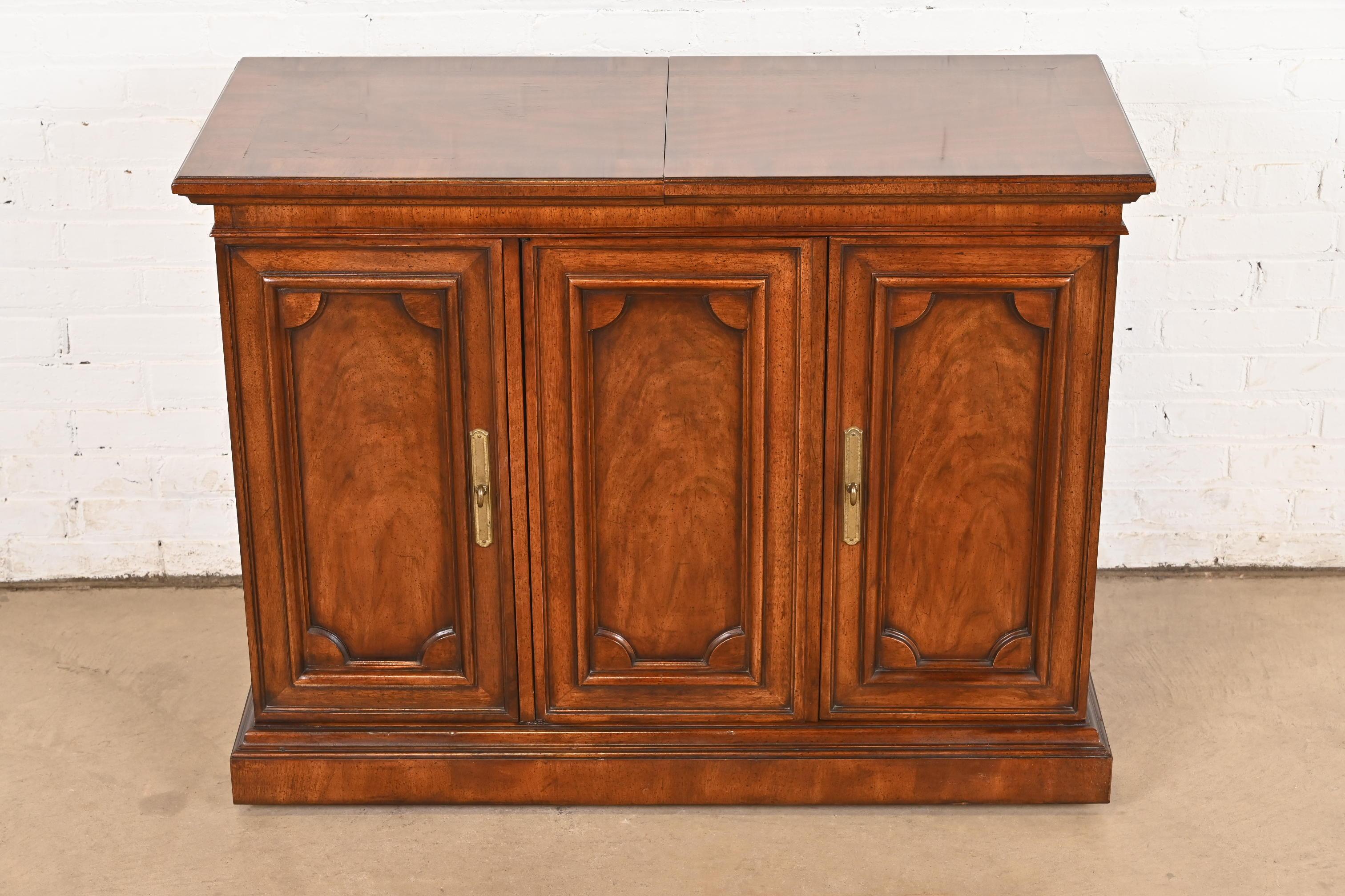 Regency Walnut Expanding Top Buffet Server or Bar Cabinet by Mount Airy In Good Condition For Sale In South Bend, IN