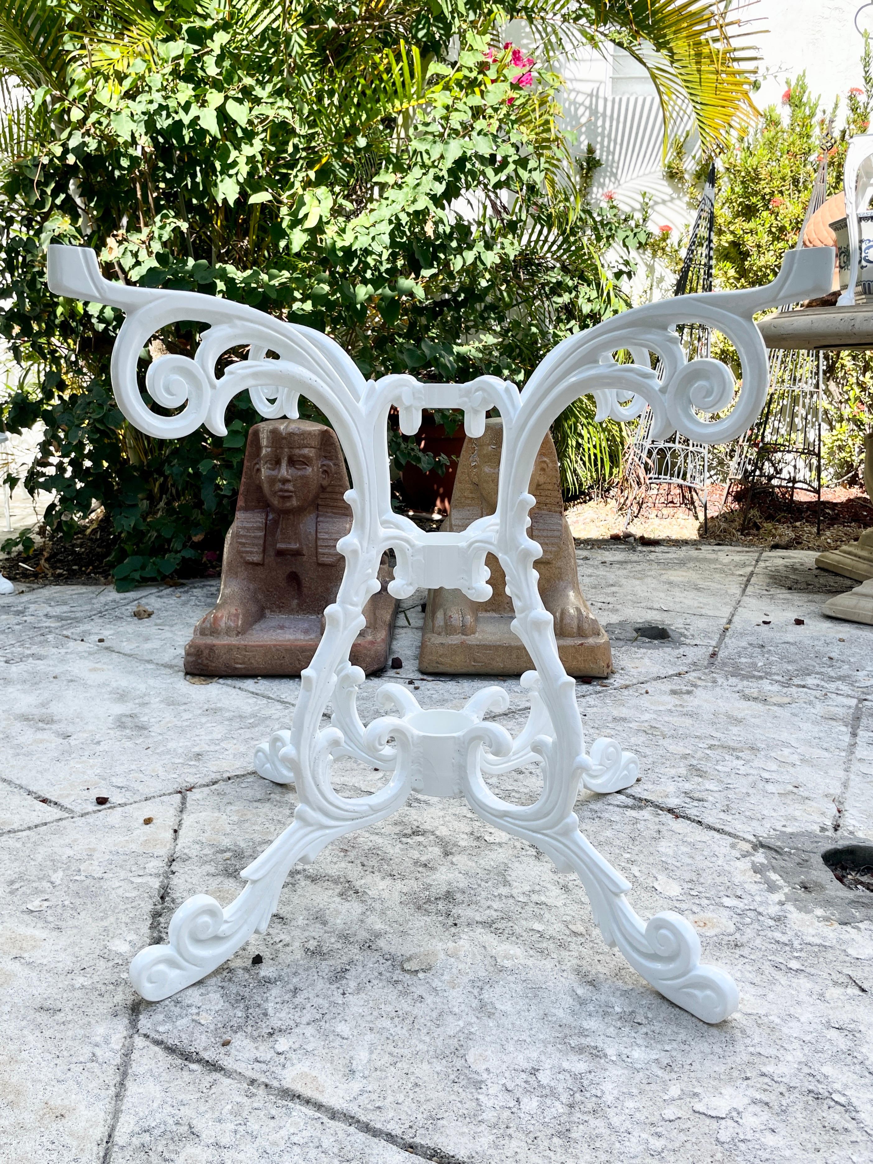 Fabulous Palm Beach Regency freshly lacquered in white outdoor table base. This table can hold an umbrella. Just add top of choice, marble or glass. We have other Palm Beach Regency outdoor table bases designs in our collection!