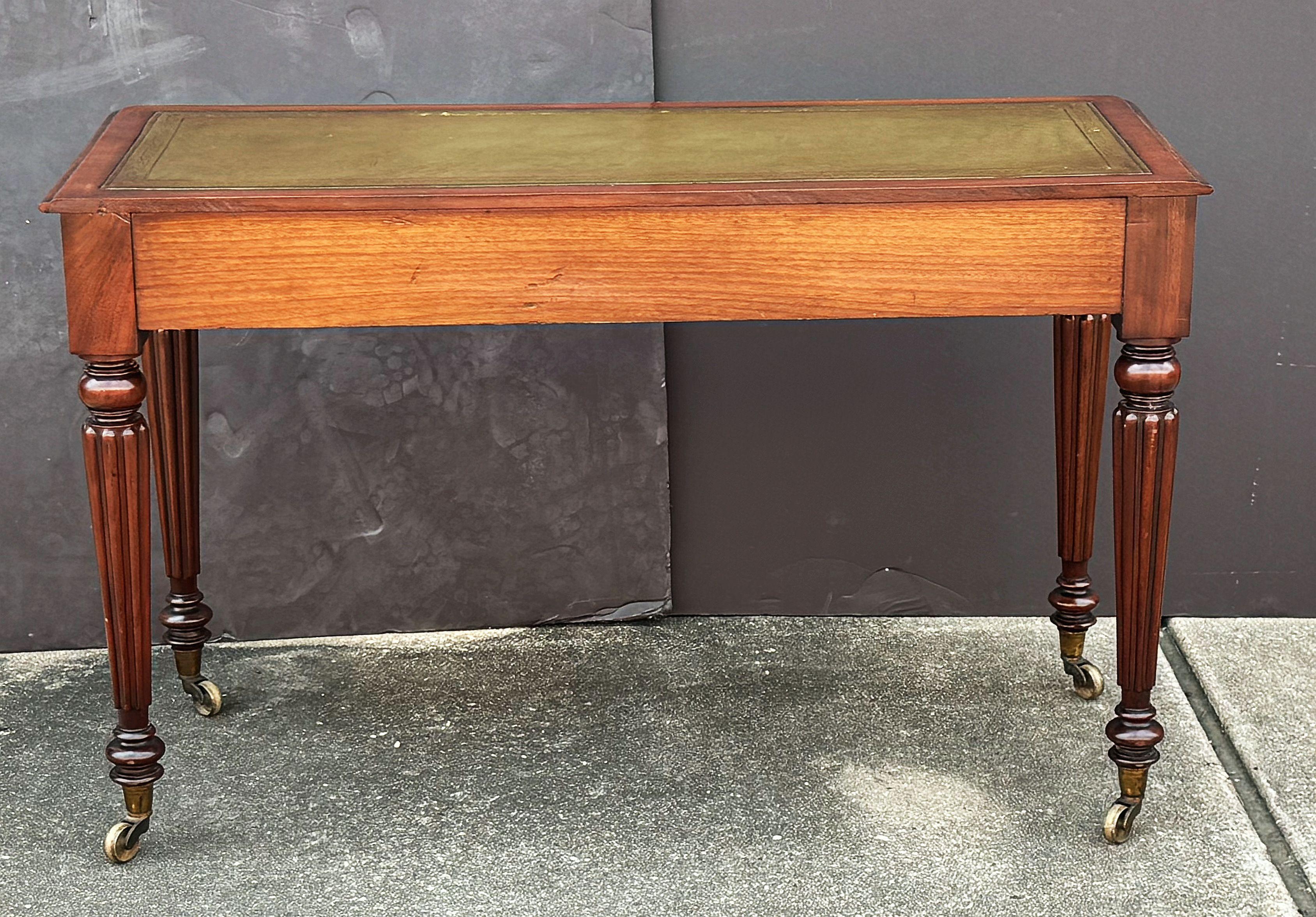 Regency-Schreibtisch oder Schreibtisch aus Mahagoni mit Lederplatte aus England im Angebot 7