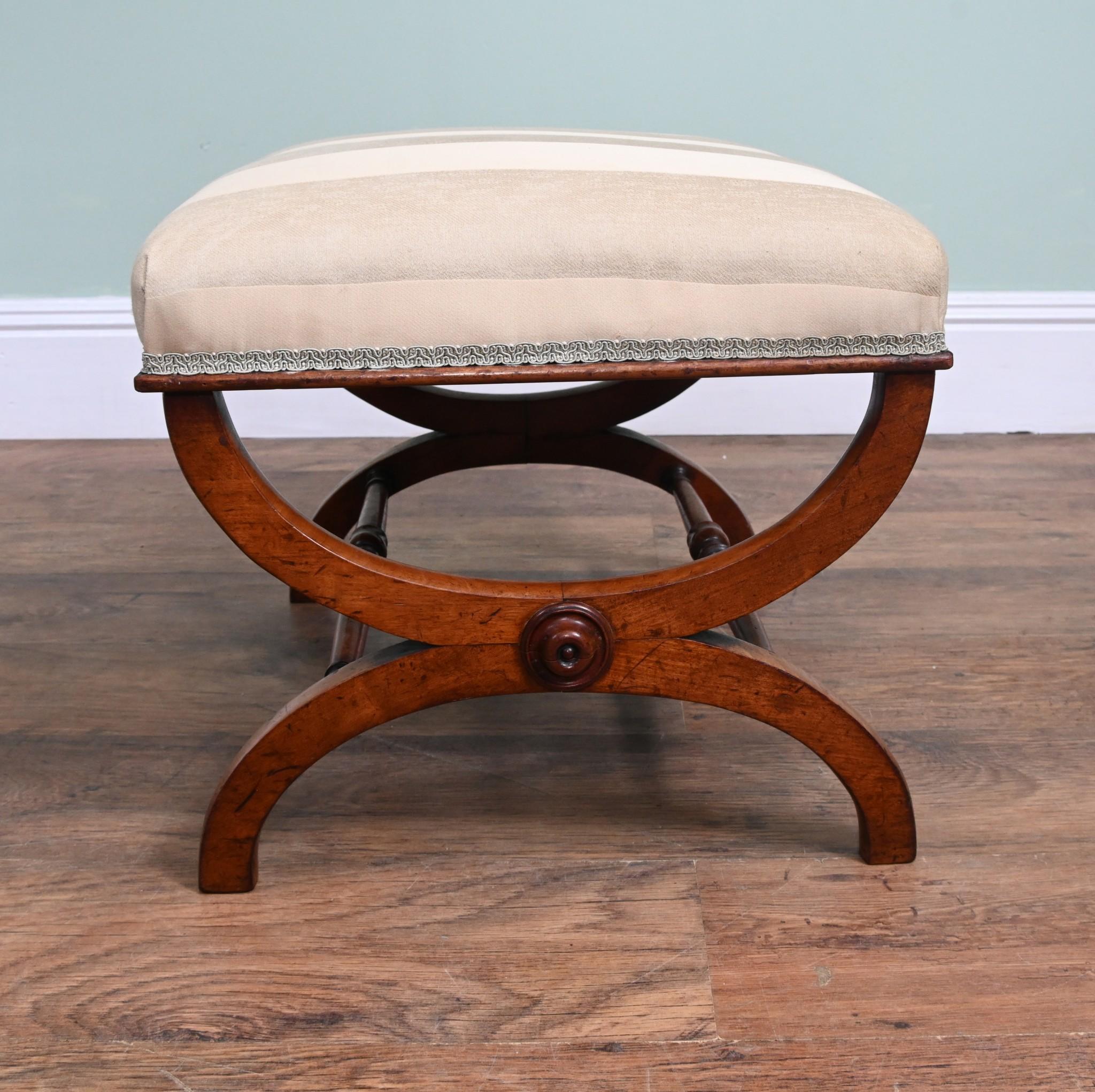Regency X Gerahmter Hocker Sitz 1880 (Holz) im Angebot