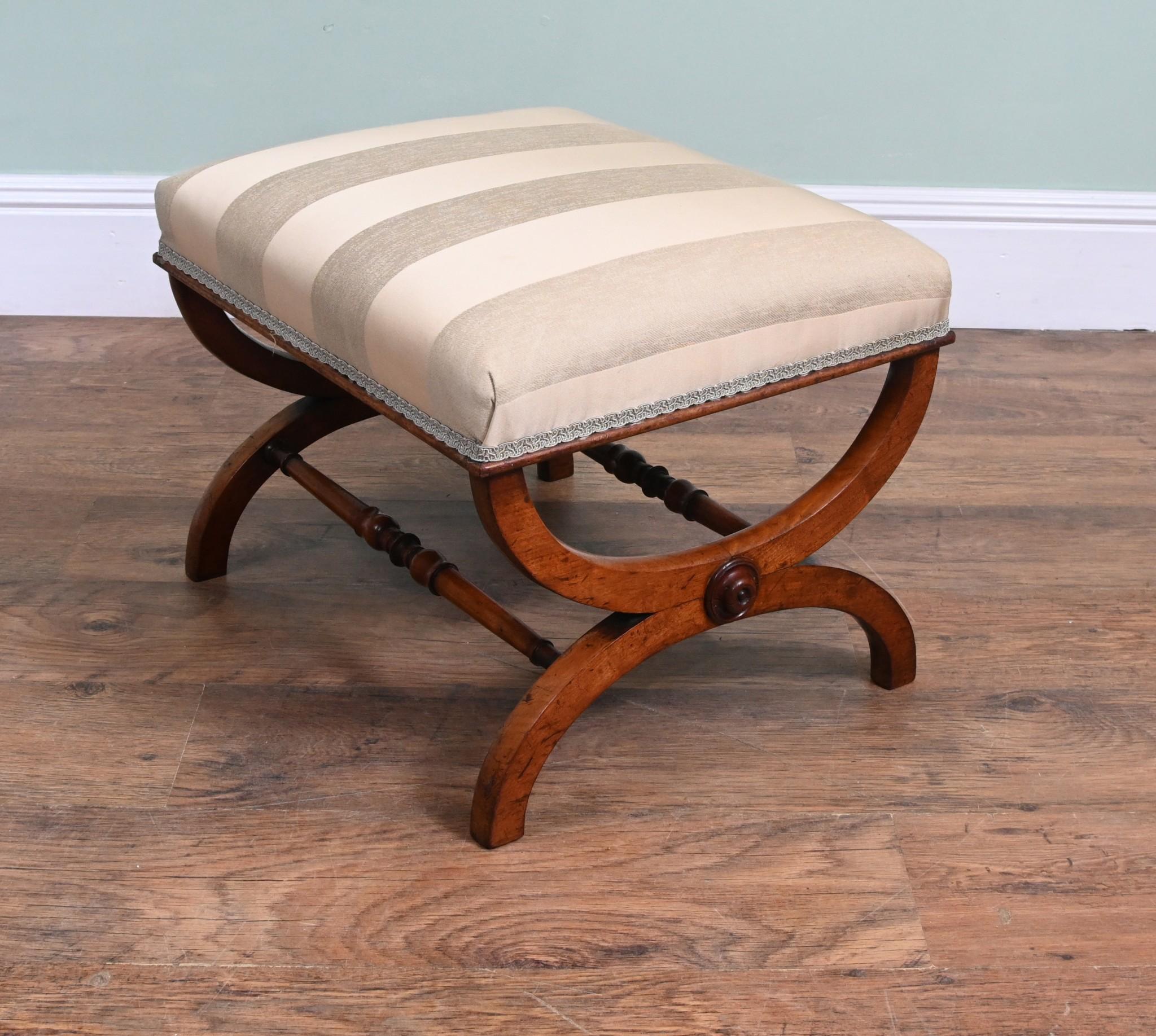 Regency X Gerahmter Hocker Sitz 1880 im Angebot 1