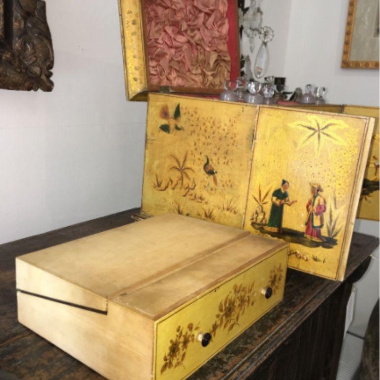 Regency Yellow Chinoiserie Vanity Cabinet In Good Condition In Doylestown, PA