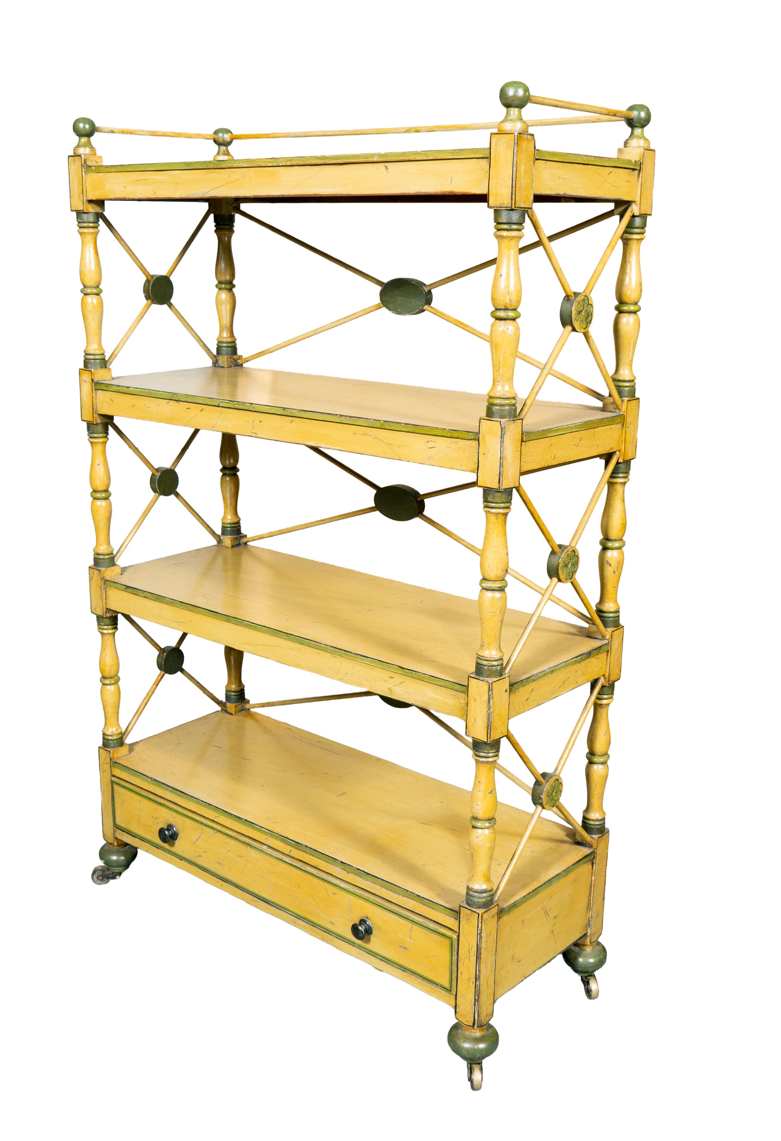 Etagere dipinta in giallo Regency in vendita 1