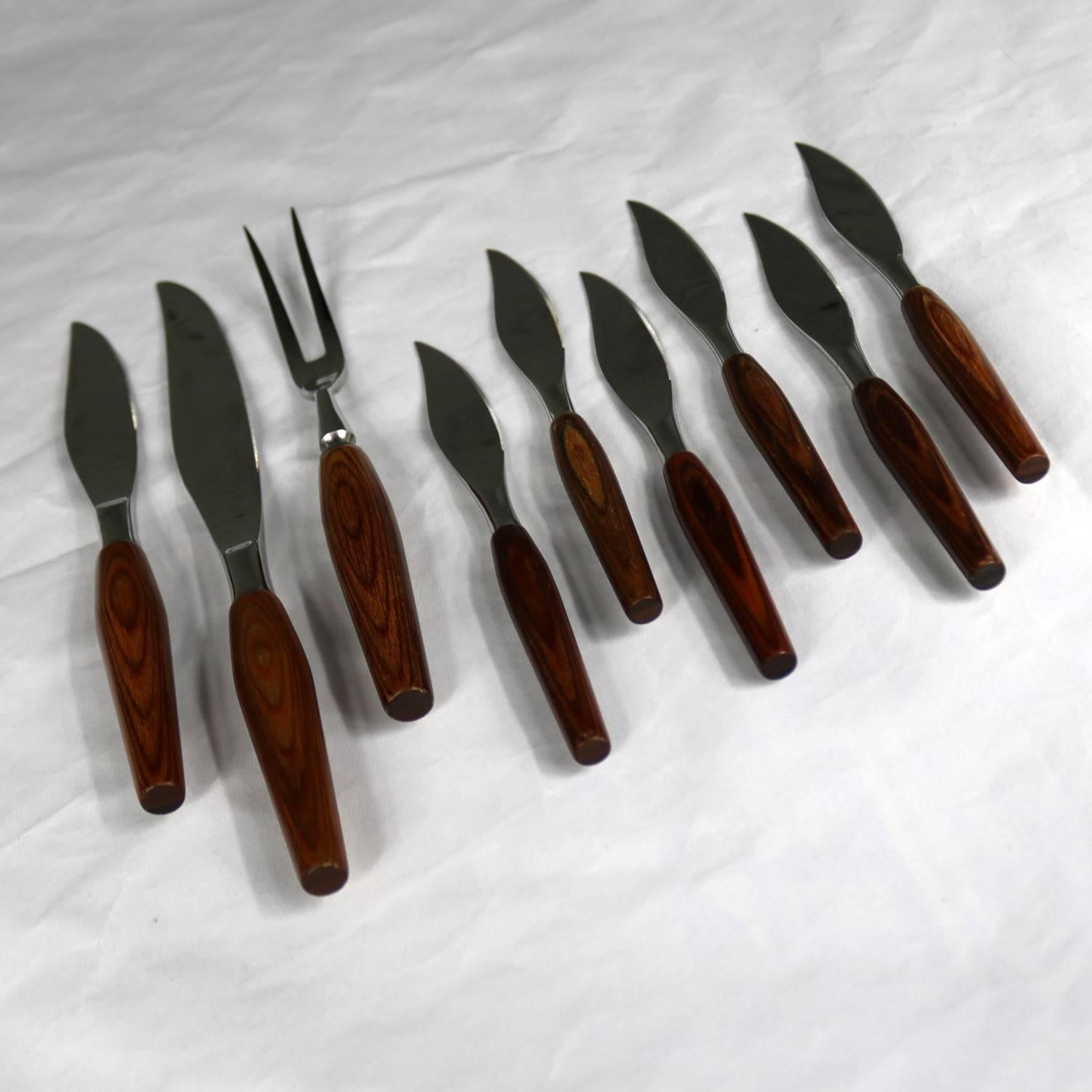 Mid-Century Modern Regent Sheffield Cutlery Teak and Stainless Mode Danish Steak Knives and Serving
