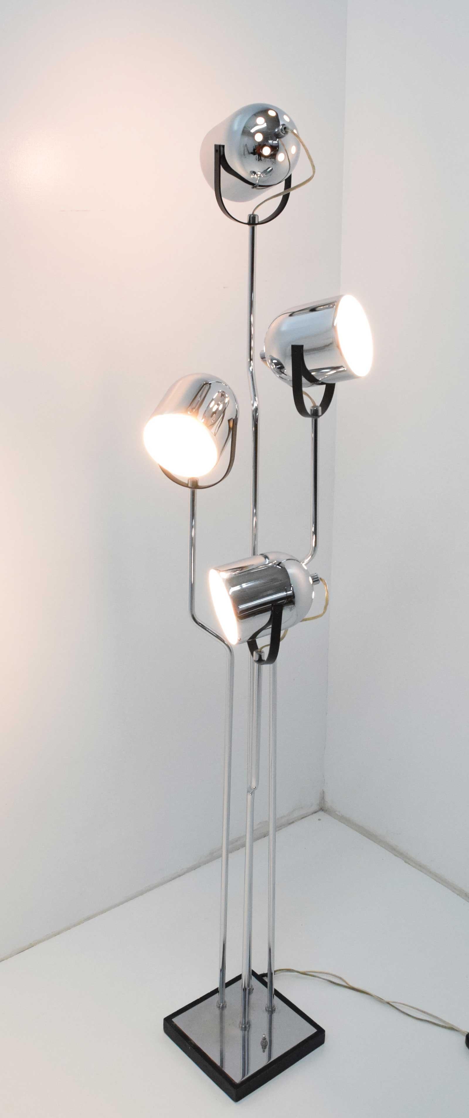 Mid-Century Modern Reggiani, lampadaire à 4 têtes, chrome et noir