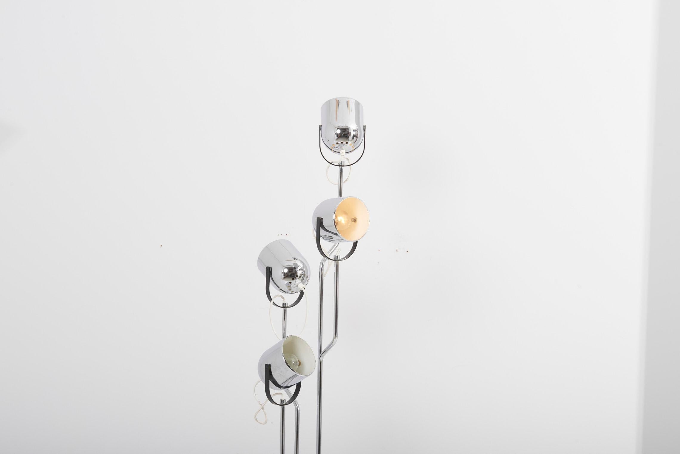 Lampadaire Reggiani à 4 têtes en chrome et noir, Italie, années 1960 en vente 1