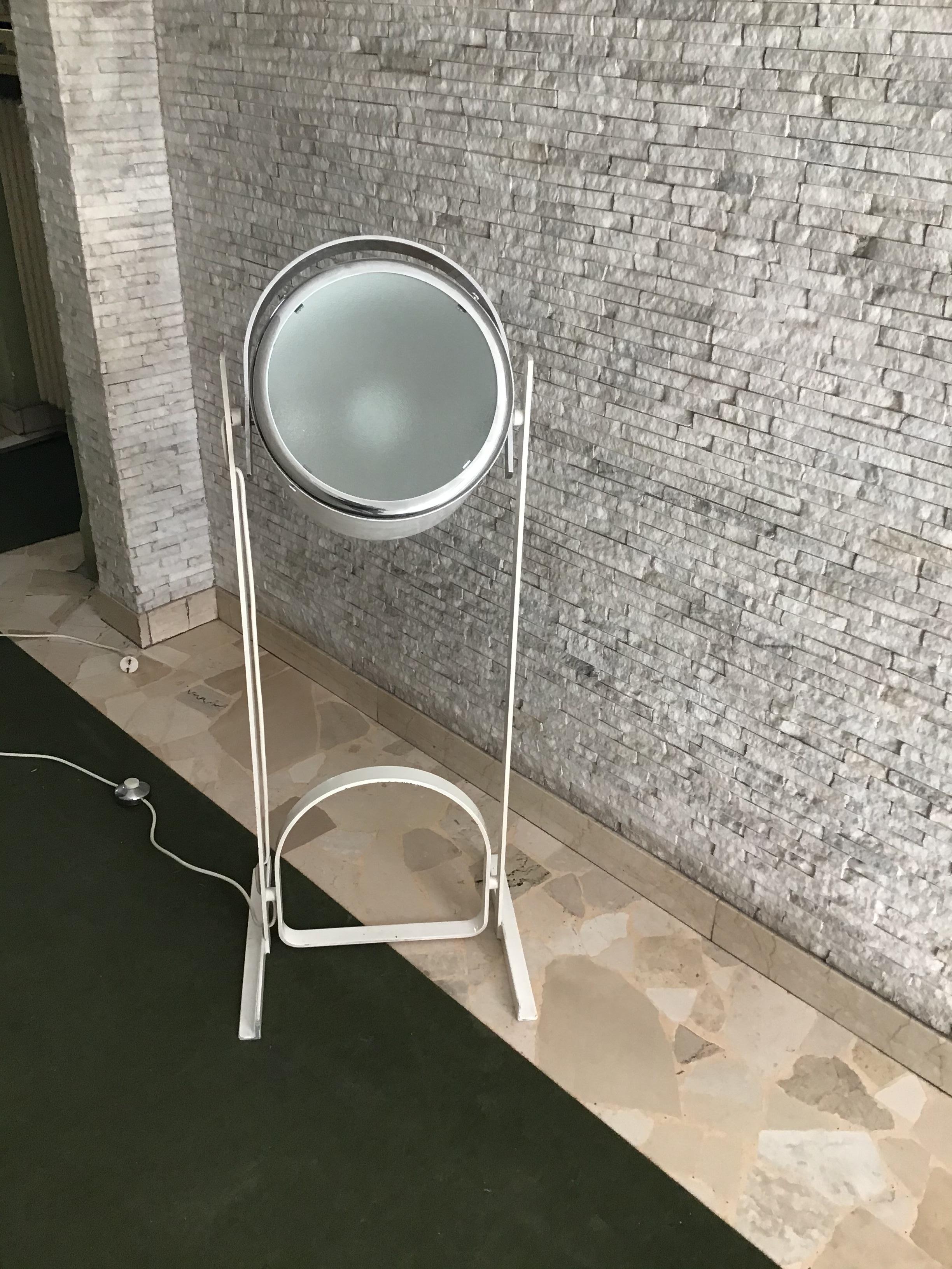Italiano Lampada regolabile Reggiani Vetro Ferro Metallo Cromatico, 1970, Italia in vendita