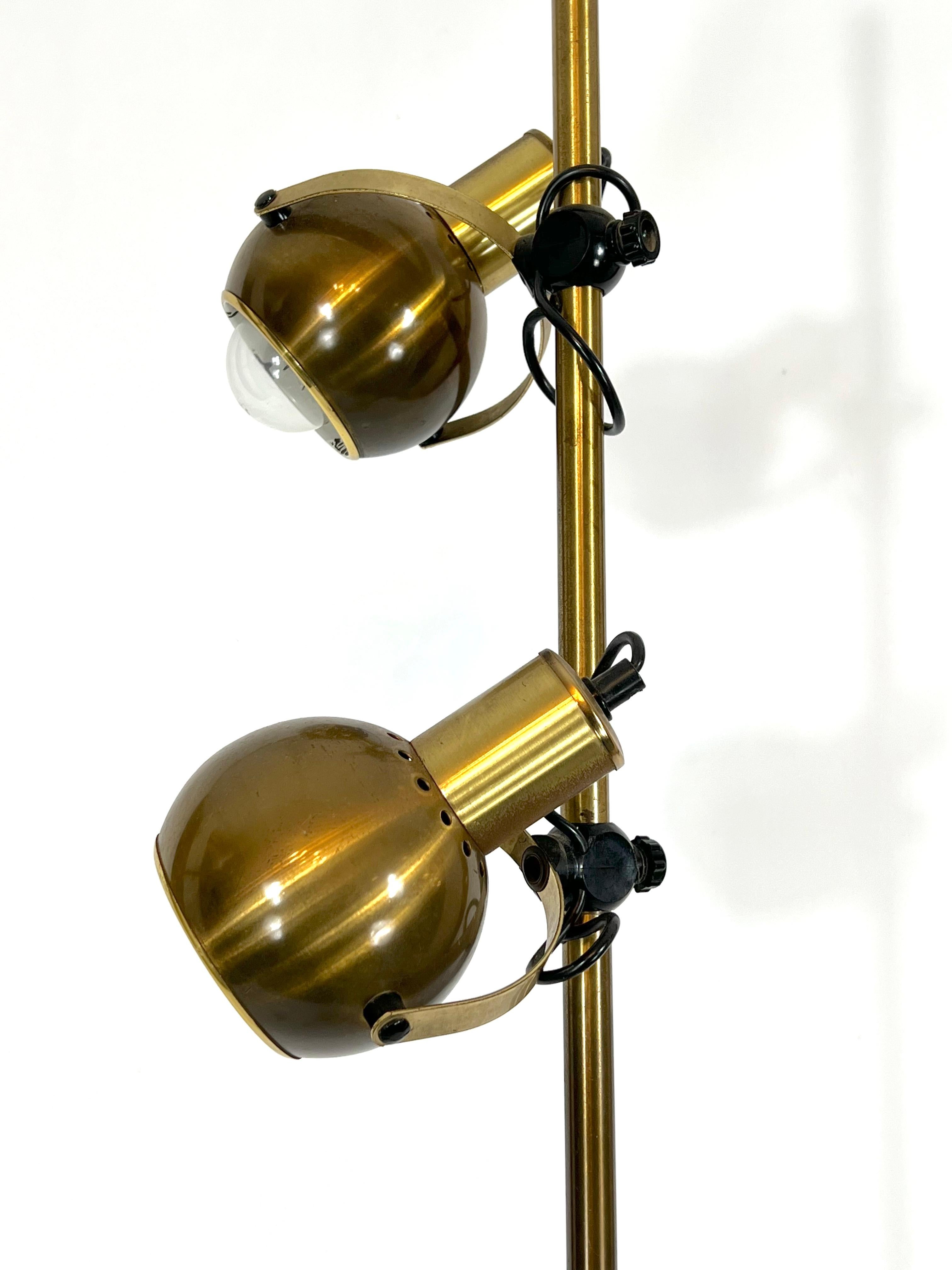 Reggiani, Ausziehbare Stehlampe aus Messing aus den 70er Jahren (20. Jahrhundert) im Angebot