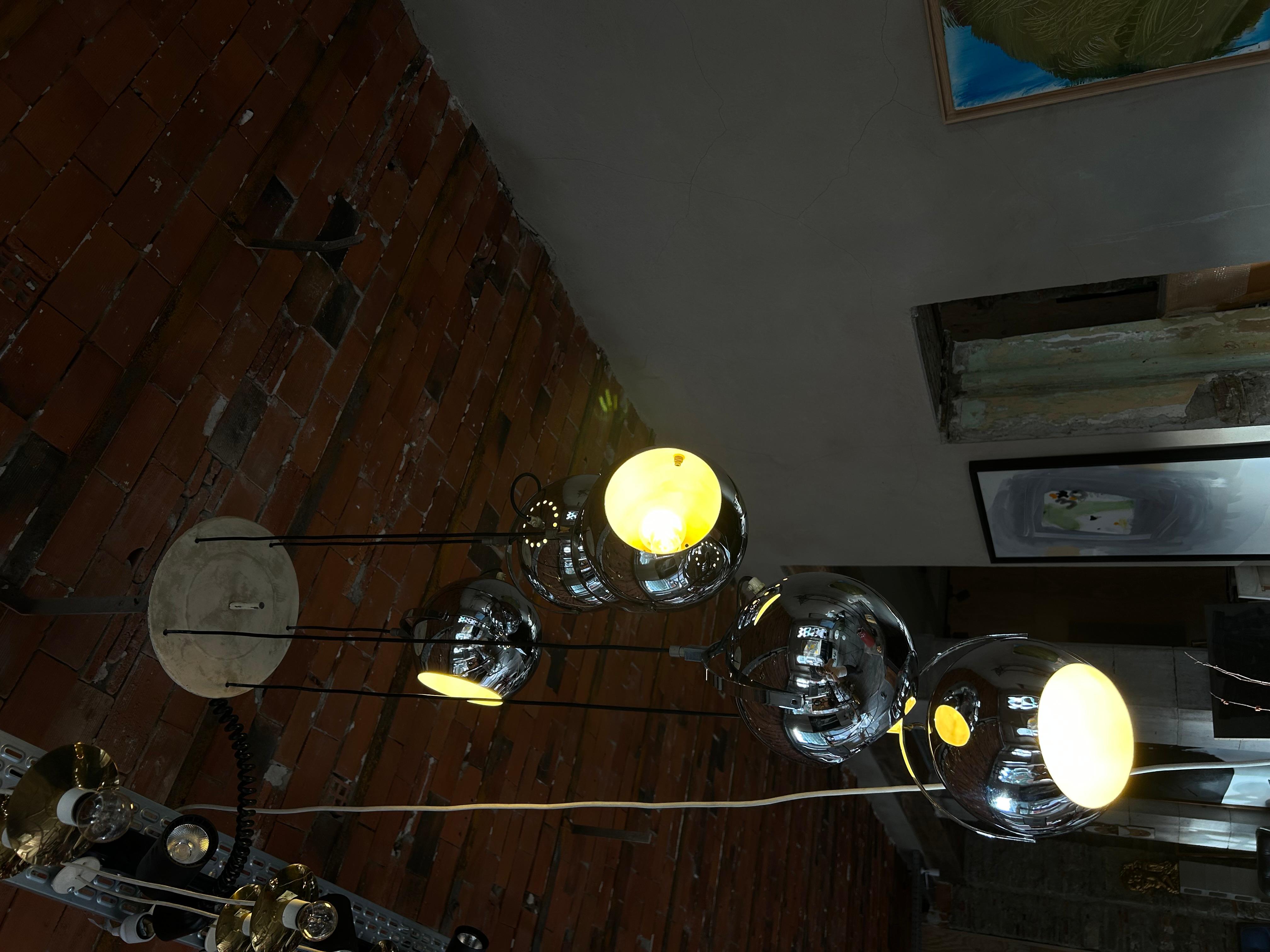 Reggiani chandelier chrome five ball In Good Condition For Sale In PAU, FR