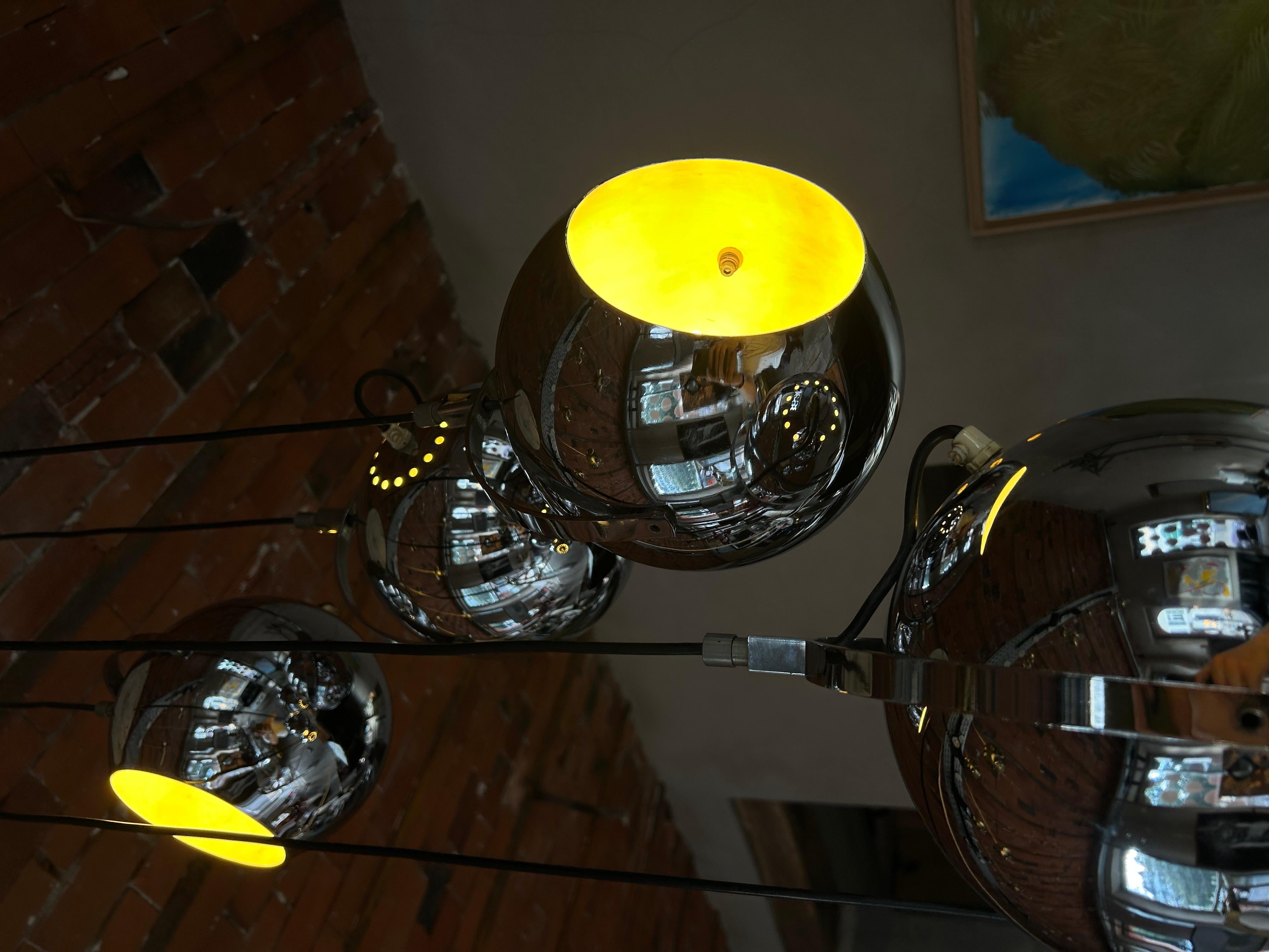 Late 20th Century Reggiani chandelier chrome five ball For Sale